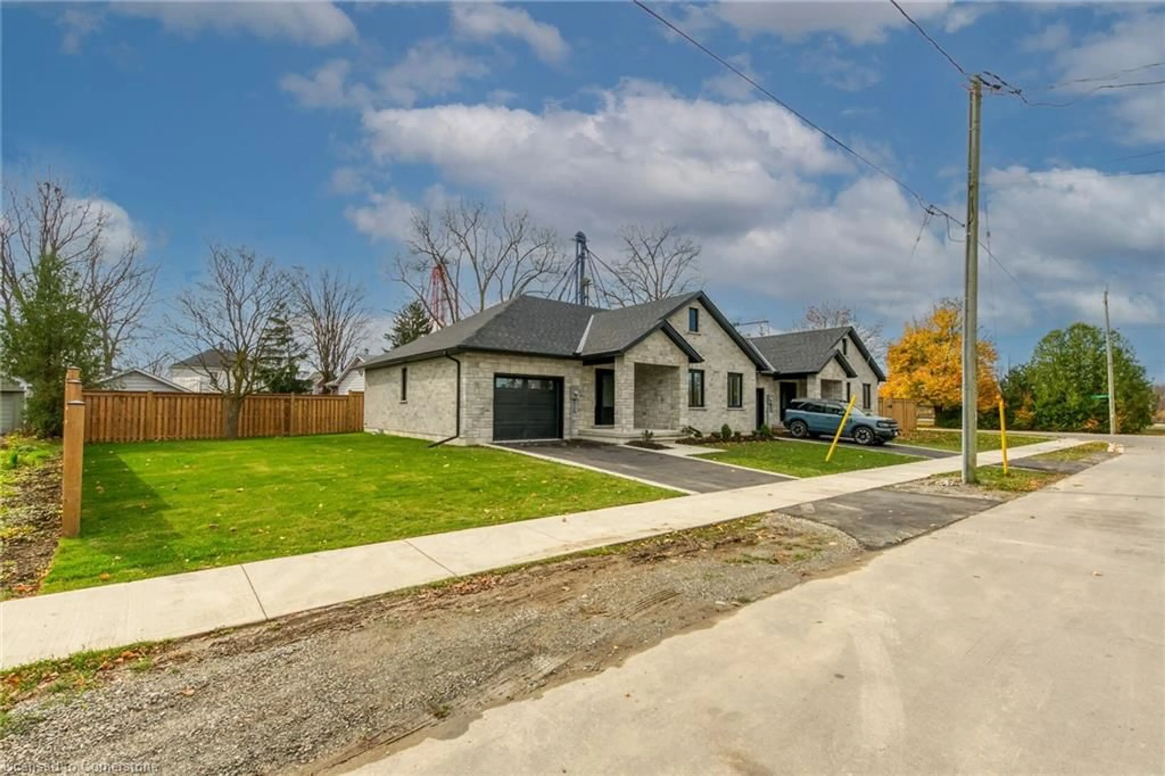 Frontside or backside of a home, cottage for 19 Victoria St, Hagersville Ontario N0A 1H0