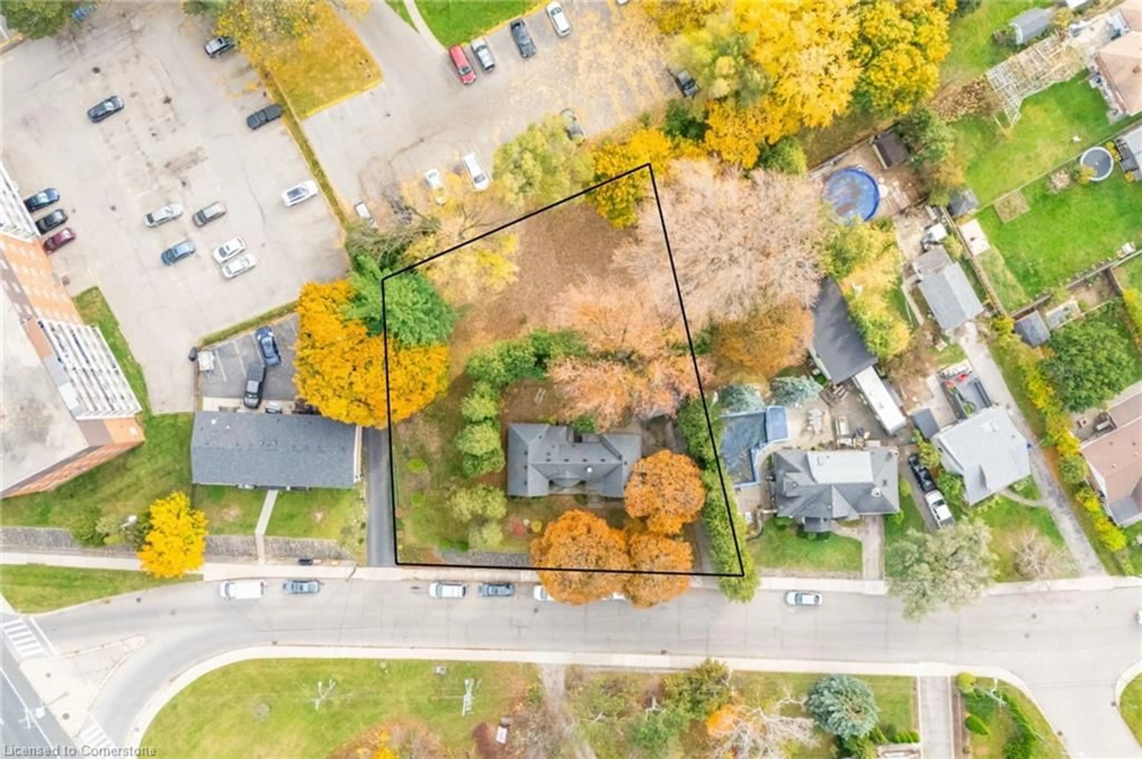 A pic from exterior of the house or condo, the street view for 19 Pottruff Rd, Hamilton Ontario L8K 3Z7