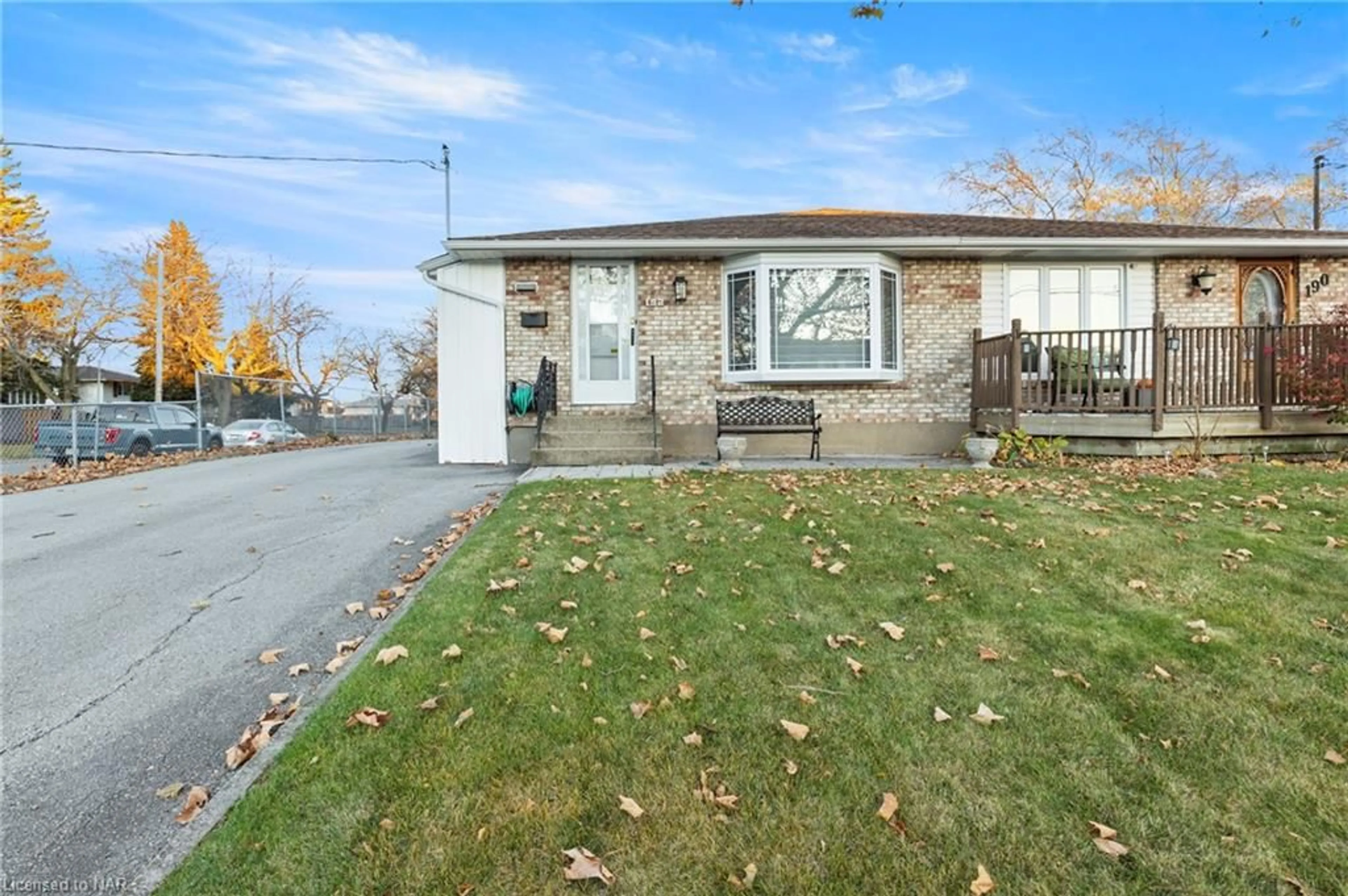 A pic from exterior of the house or condo, cottage for 192 Dorchester Blvd, St. Catharines Ontario L2M 6C1