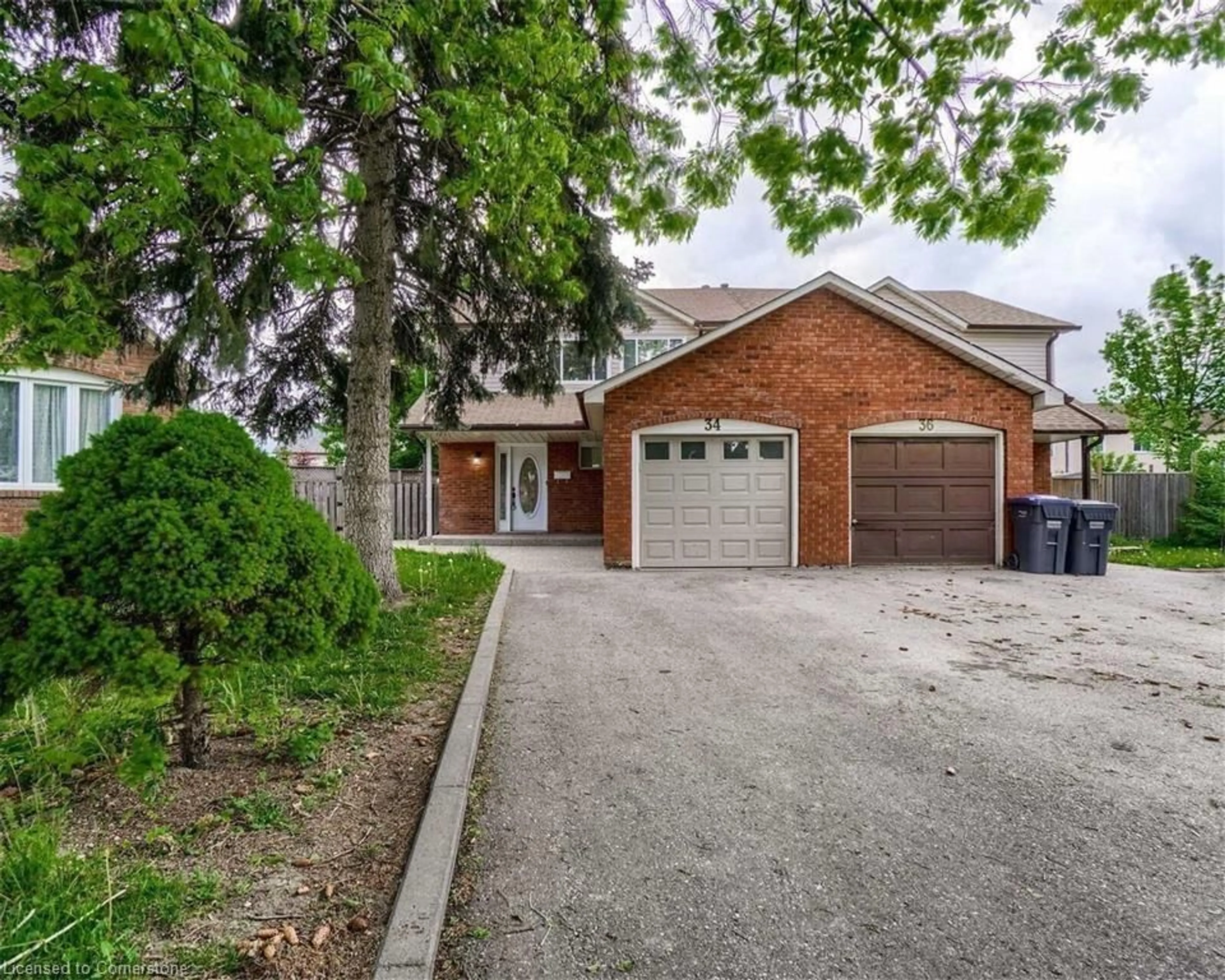 Frontside or backside of a home, the street view for 34 Kline Crt, Brampton Ontario L6Z 1E5