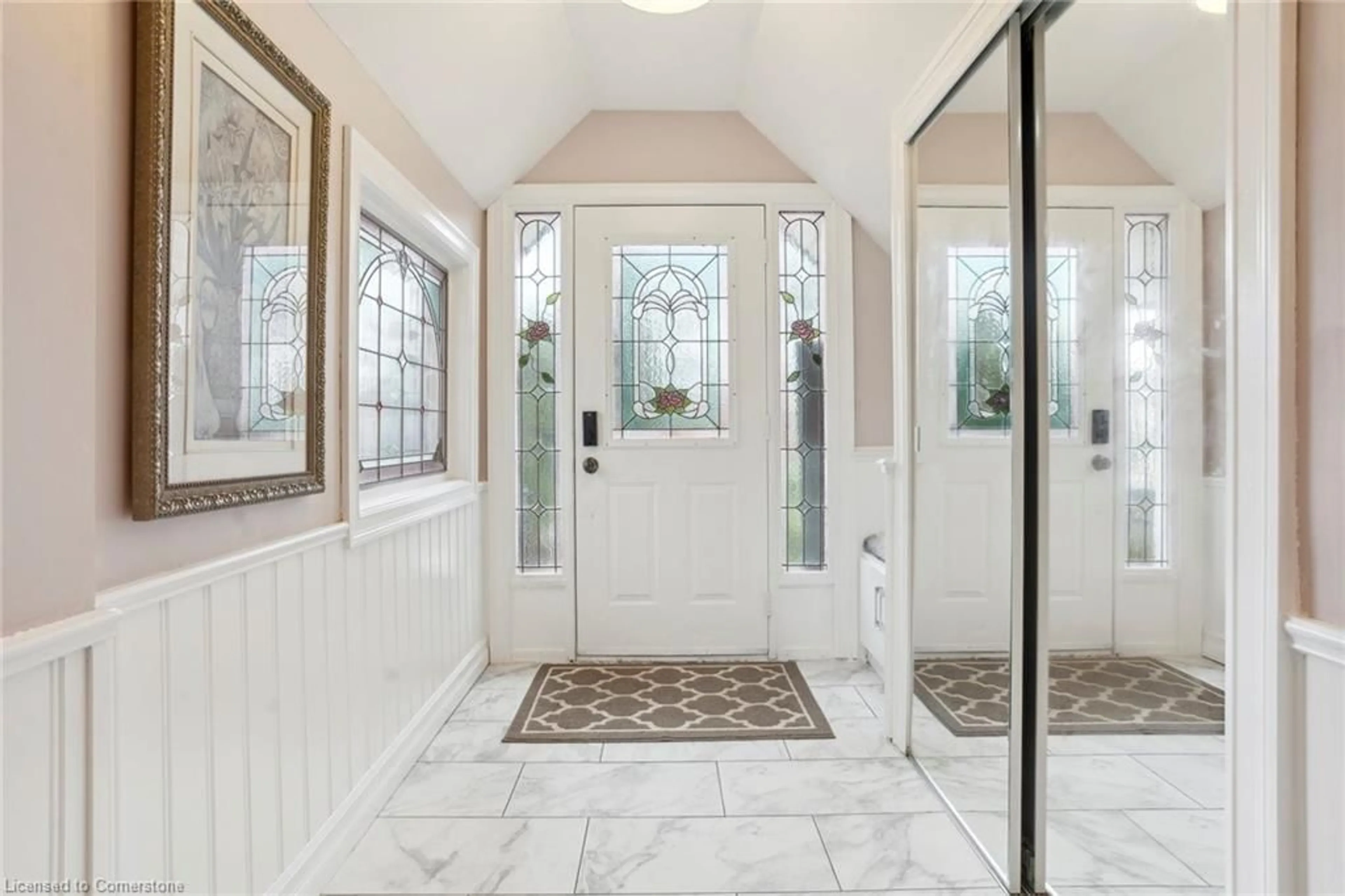 Indoor entryway, ceramic floors for 264 Seldon St, Thamesford Ontario N0M 2M0