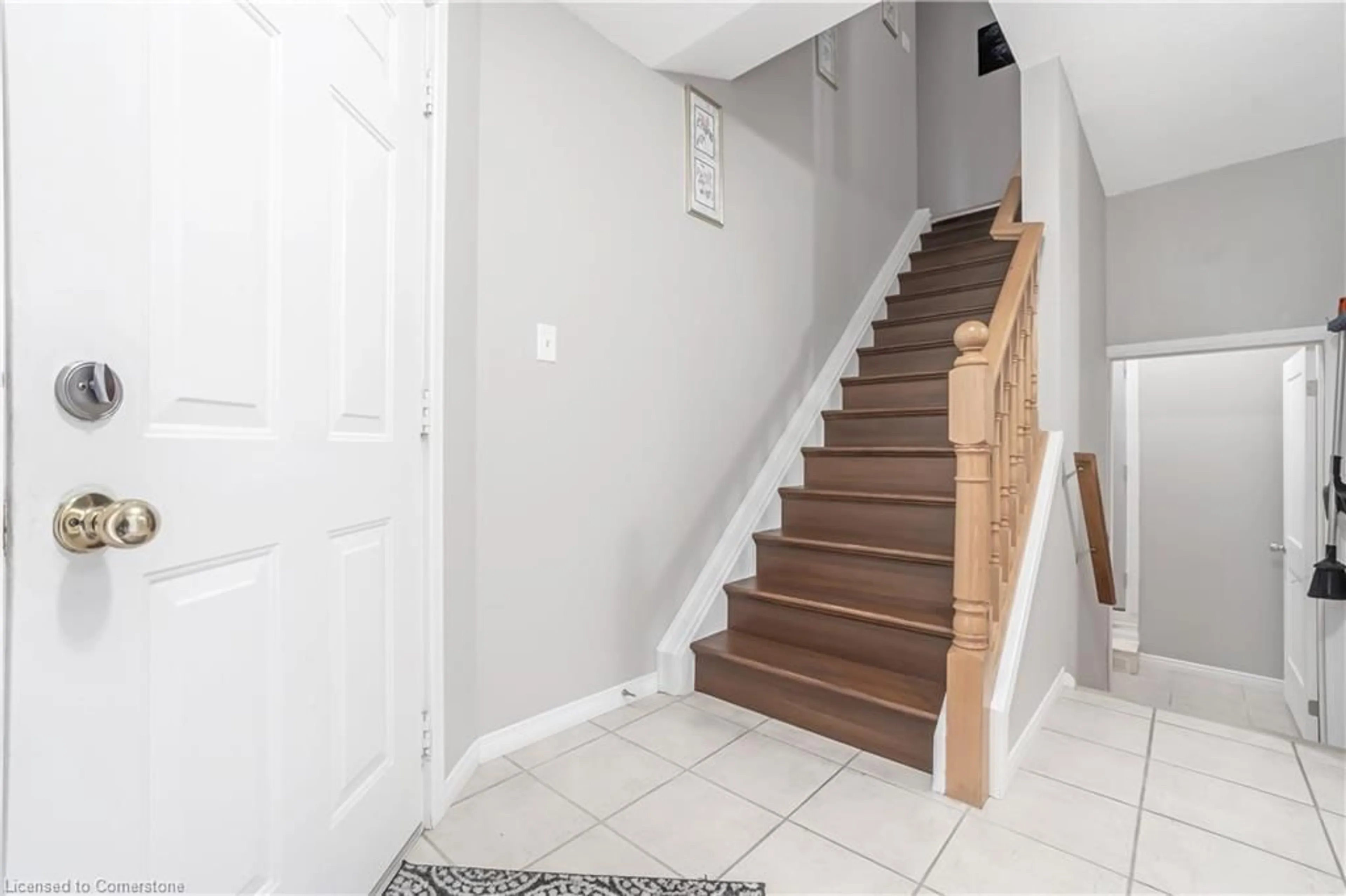 Stairs for 845 Fieldgate Cir, London Ontario N5V 5E7