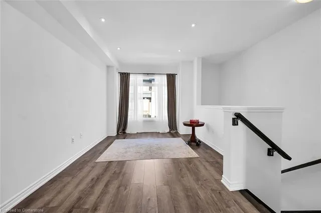 Additional property image - 61 Soho St Unit 42