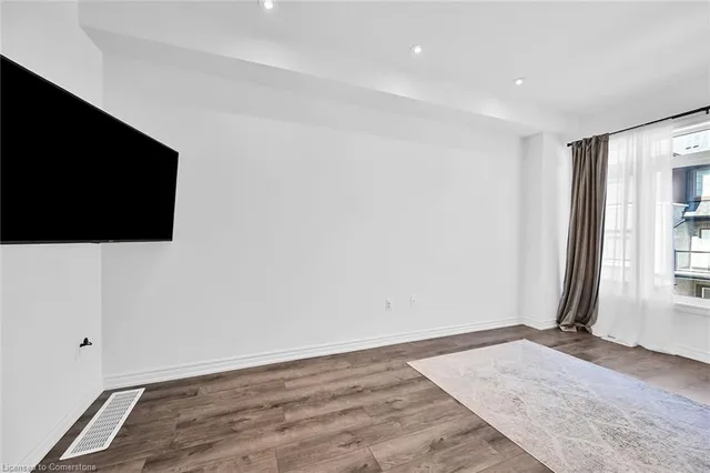 Additional property image - 61 Soho St Unit 42