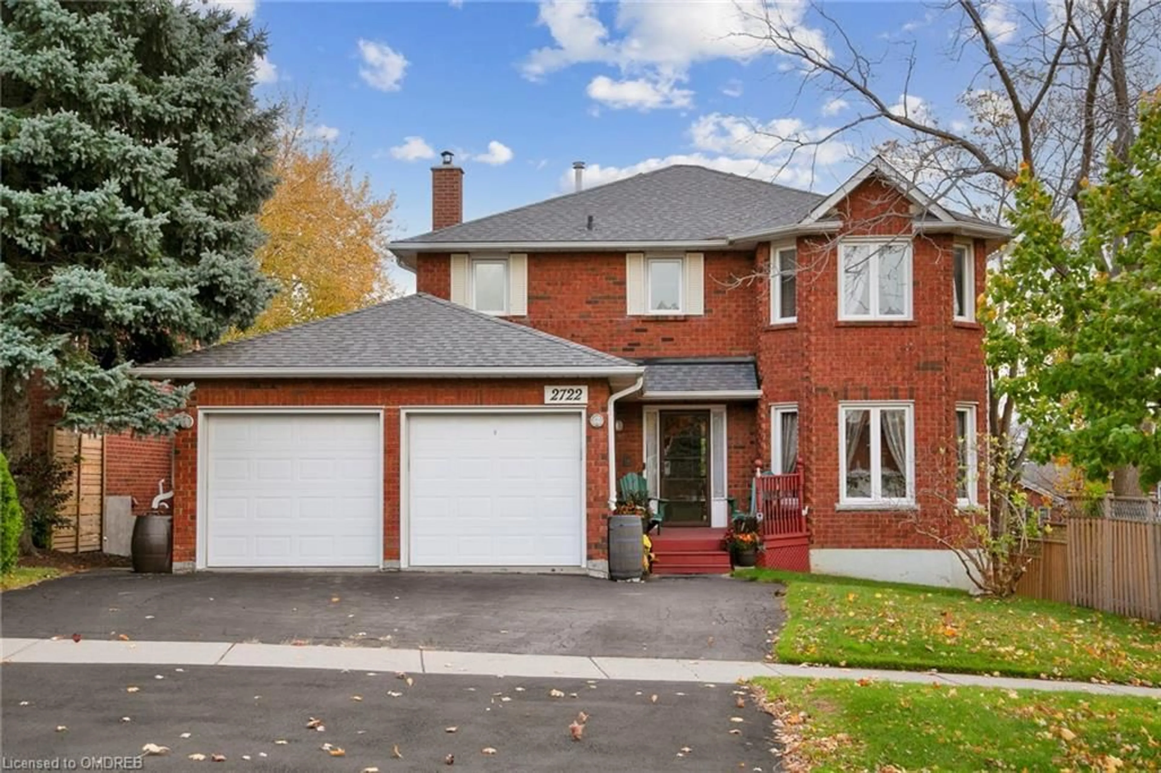 Home with brick exterior material for 2722 Kingsway Dr, Oakville Ontario L6J 6Y1