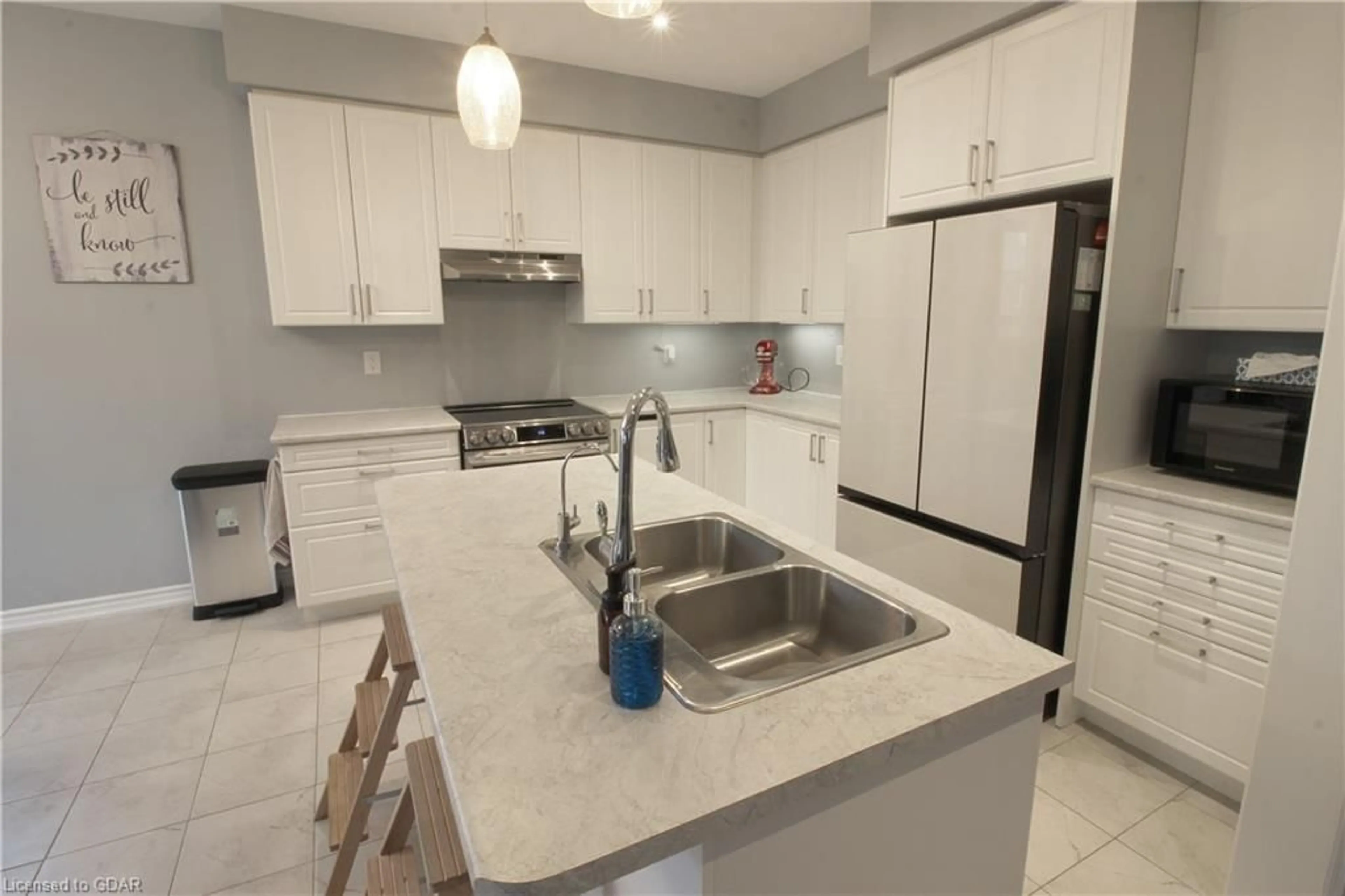 Open concept kitchen for 96 Elliot Ave, Fergus Ontario N1M 2W3