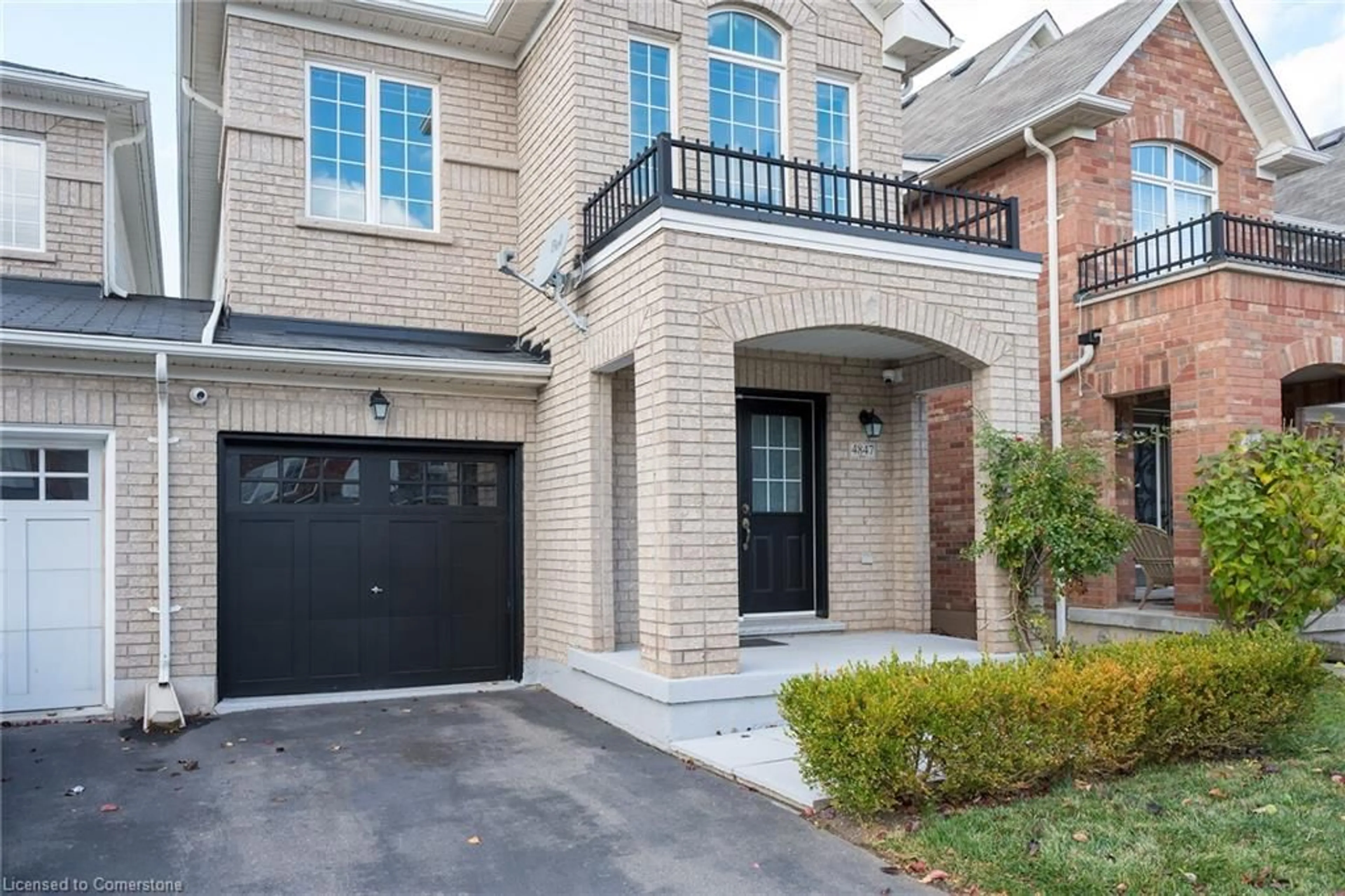 Home with brick exterior material for 4847 Valera Rd, Burlington Ontario L7M 0H7