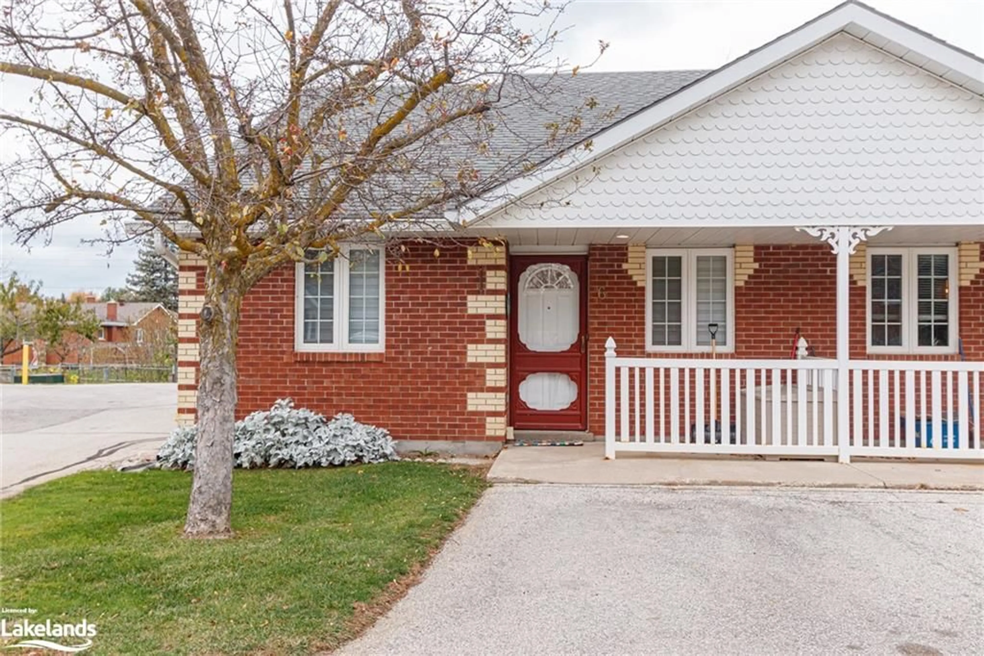 Home with brick exterior material for 346 Peel St #6, Collingwood Ontario L9Y 3W4