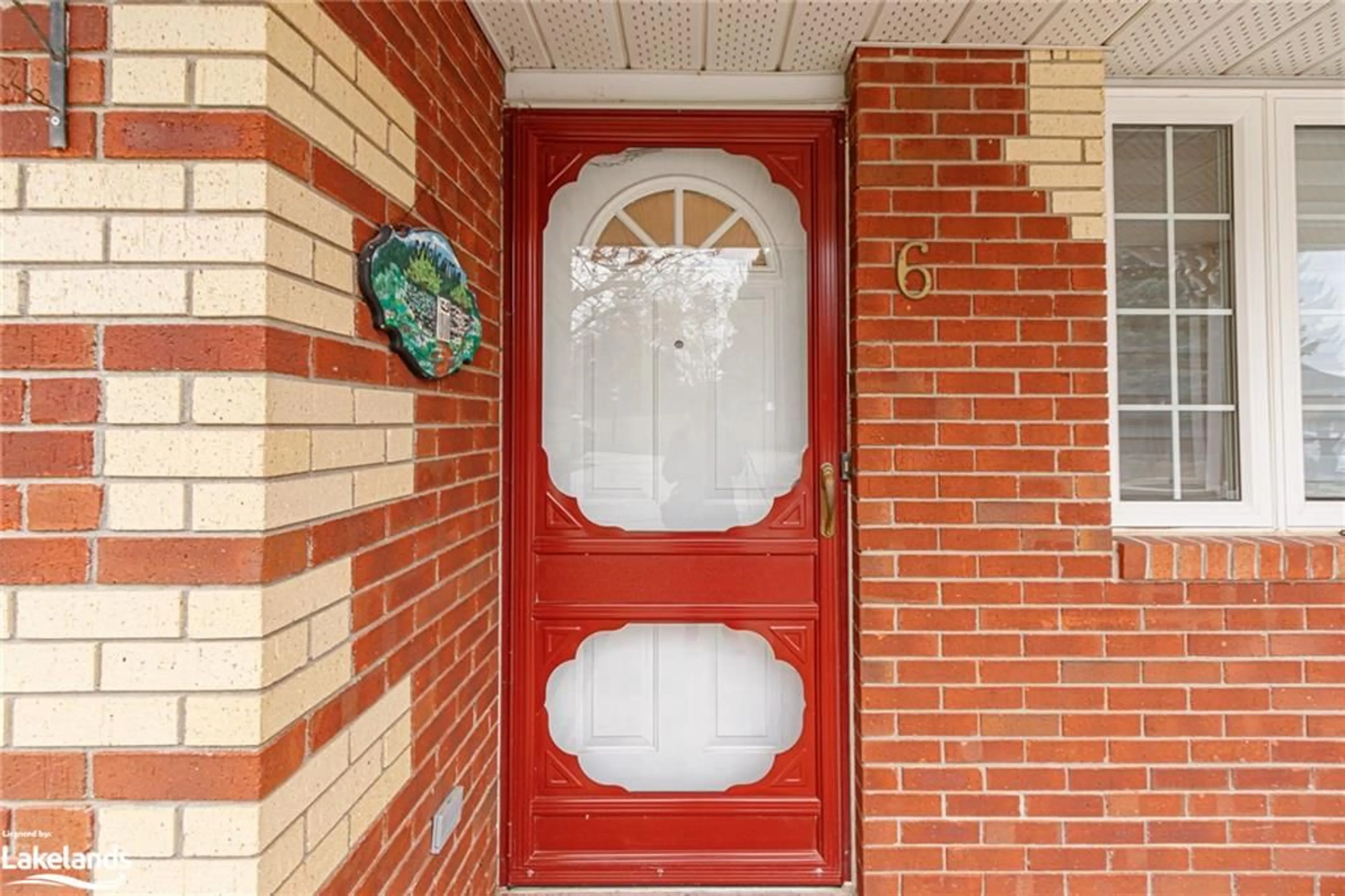 Indoor entryway, ceramic floors for 346 Peel St #6, Collingwood Ontario L9Y 3W4