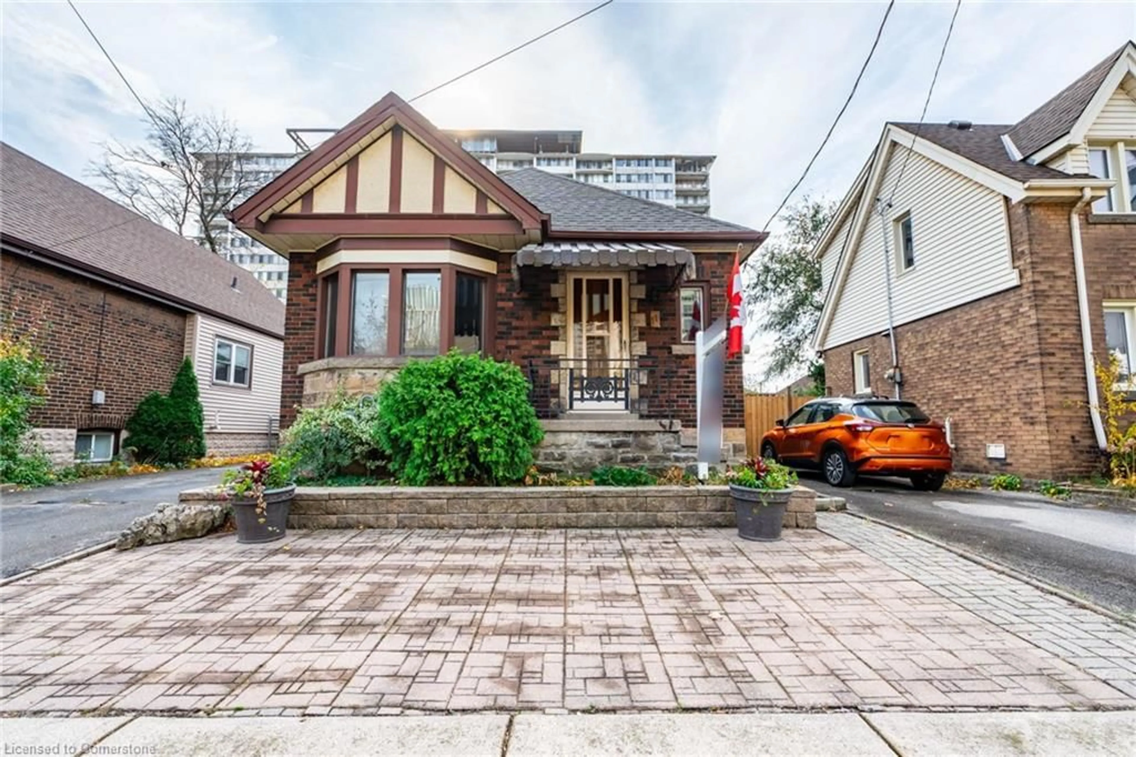 Frontside or backside of a home, the street view for 11 Wesanford Pl, Hamilton Ontario L8P 1N5