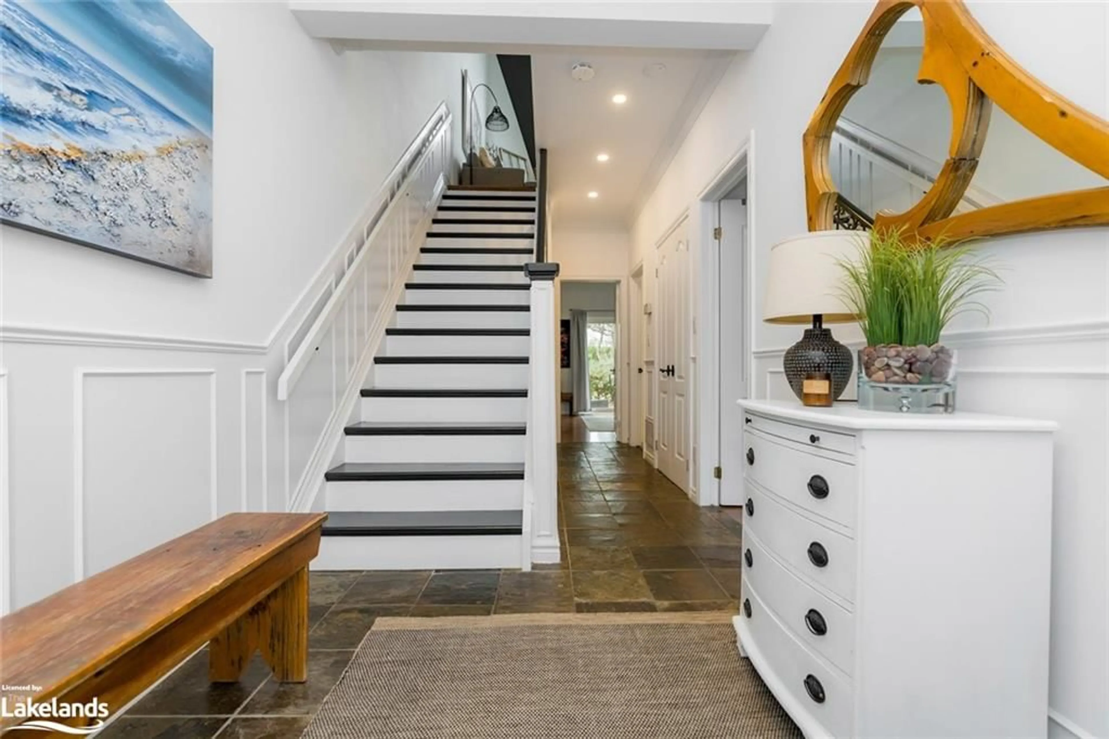 Indoor entryway, wood floors for 110 Kellie's Way #3, The Blue Mountains Ontario L9Y 0L6