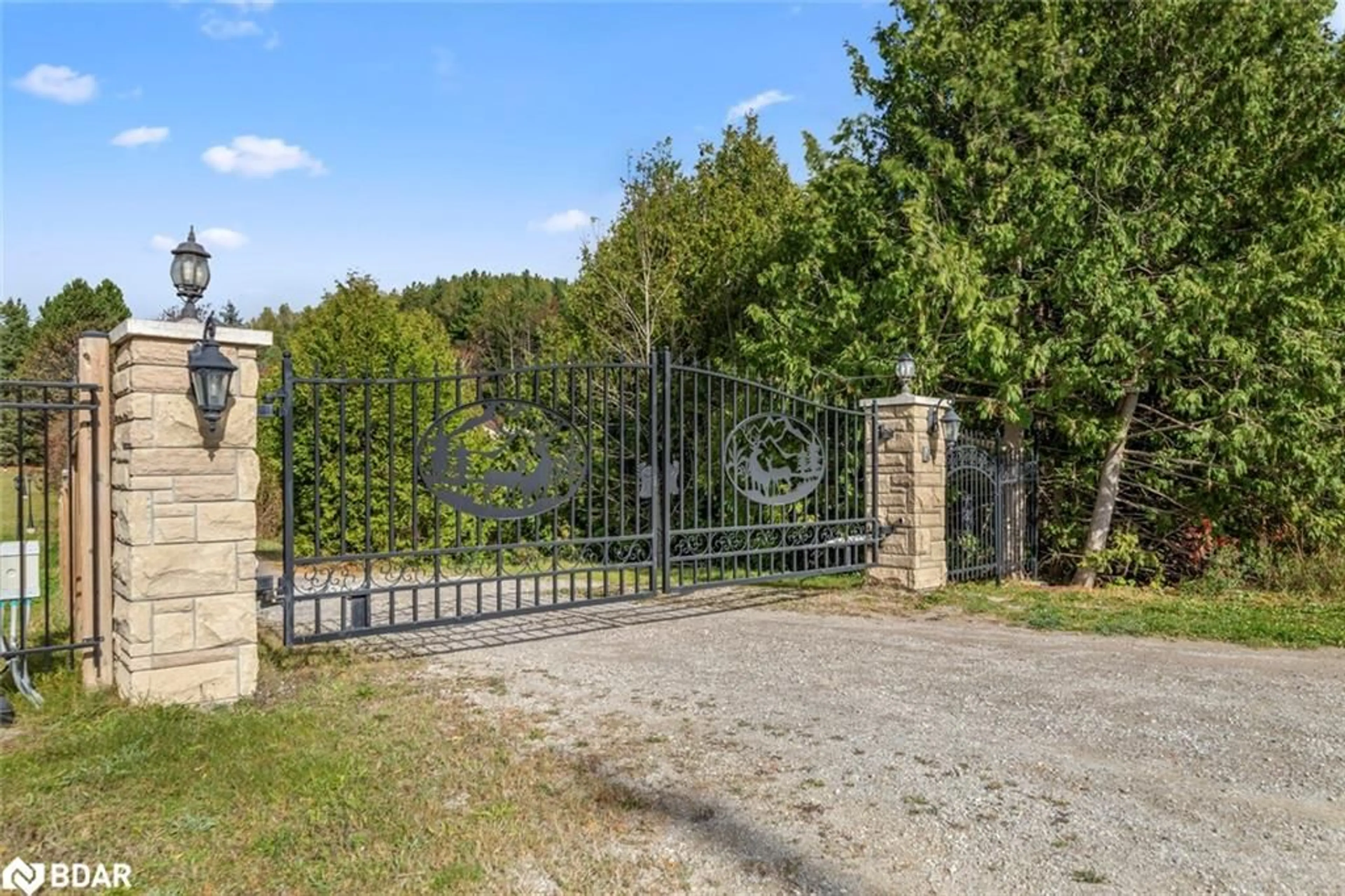 Indoor foyer, cement floor for 428239 25th Side Road, Mono Ontario L9W 2Y8