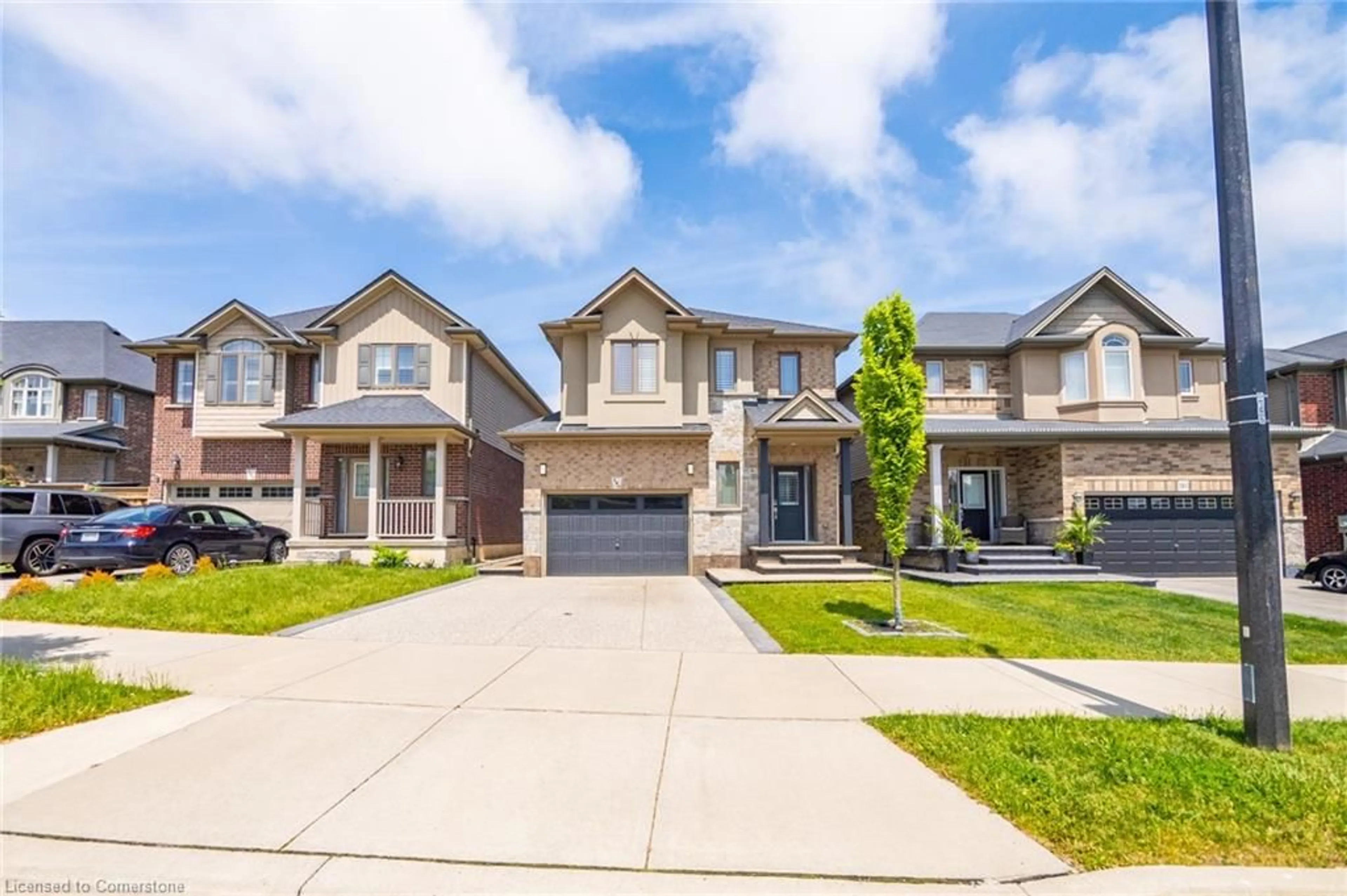 Frontside or backside of a home, the street view for 184 Pumpkin Pass, Hamilton Ontario L0R 1C0