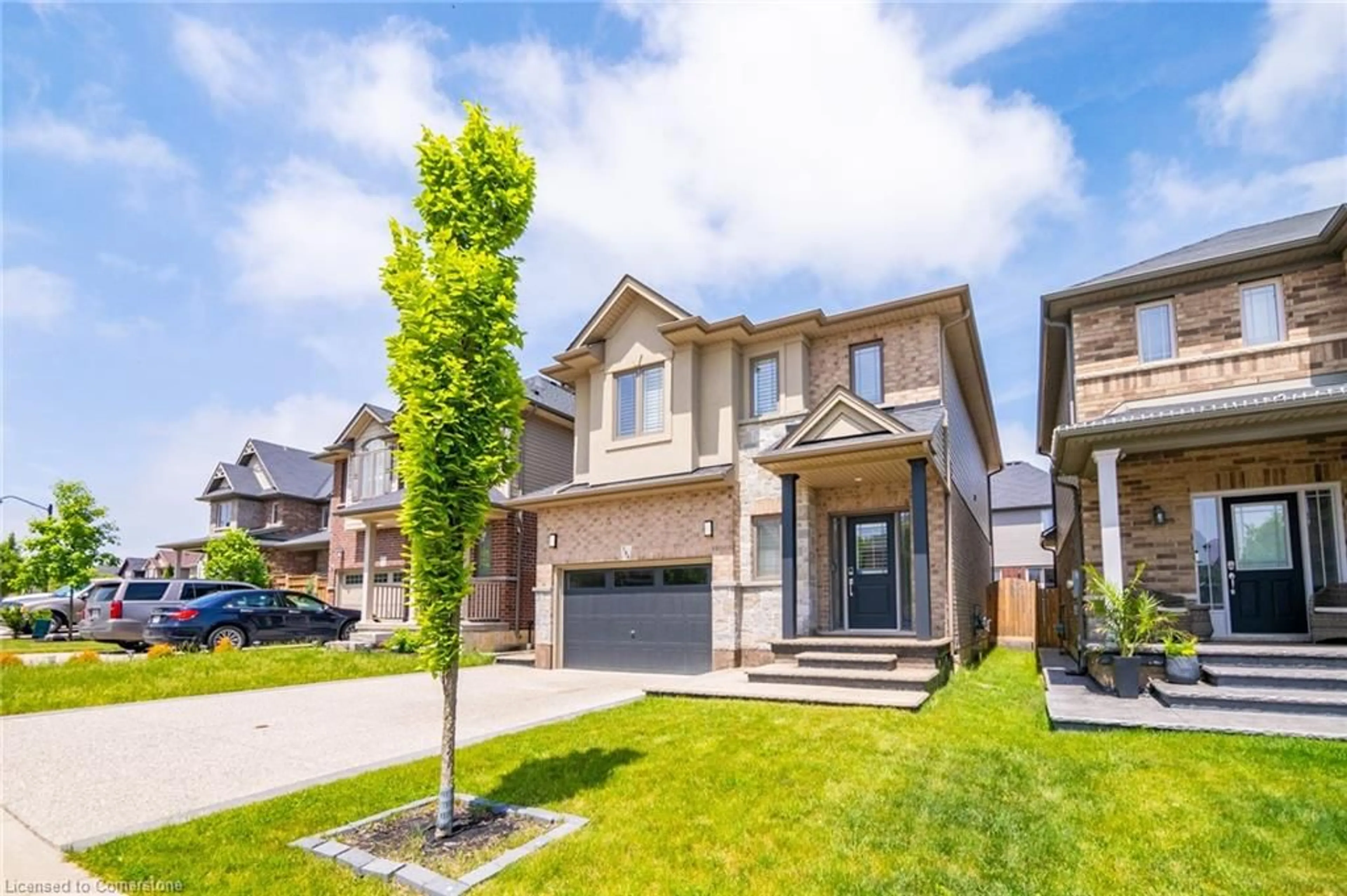 Frontside or backside of a home, the street view for 184 Pumpkin Pass, Hamilton Ontario L0R 1C0