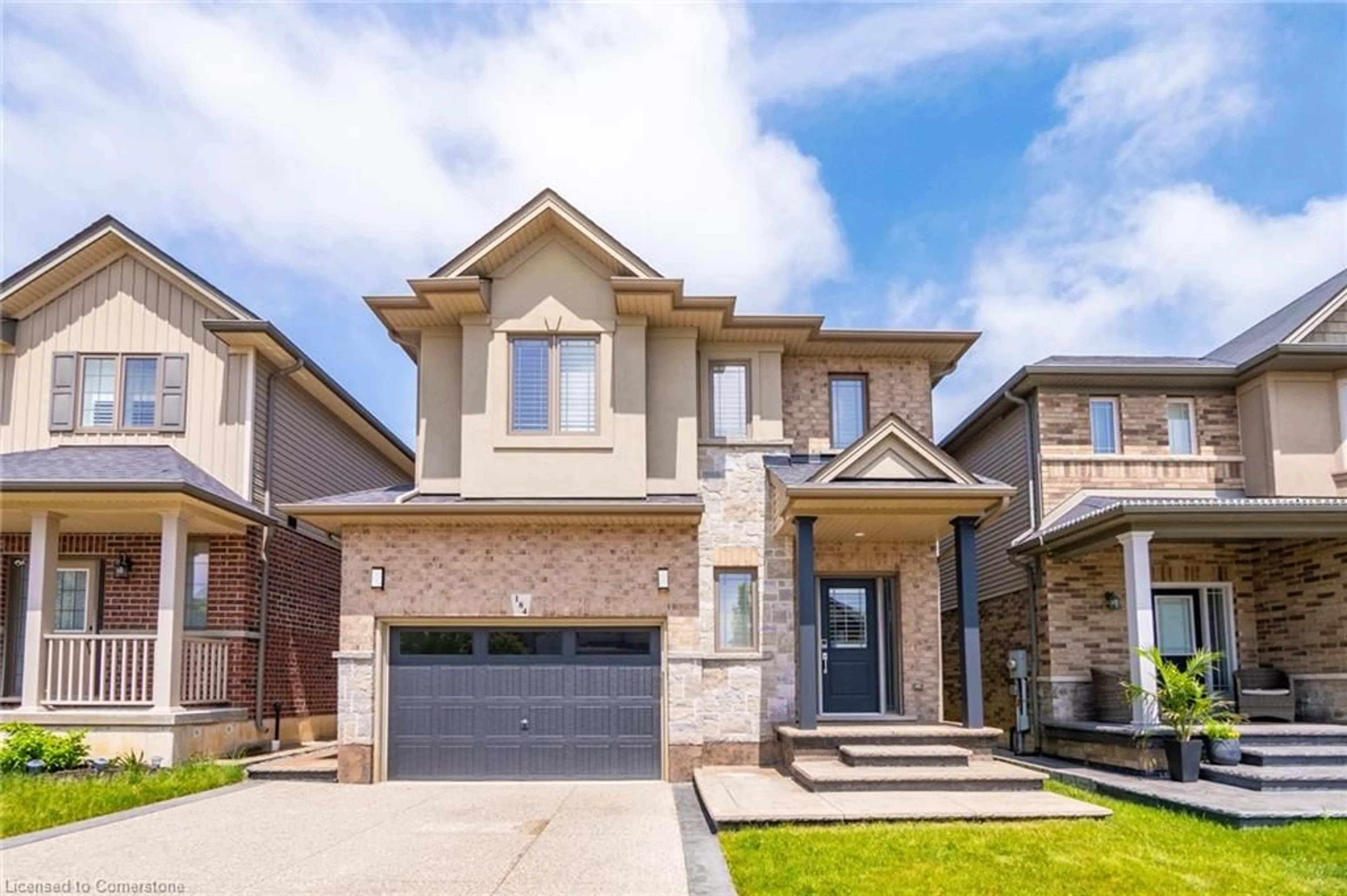 Frontside or backside of a home, the street view for 184 Pumpkin Pass, Hamilton Ontario L0R 1C0