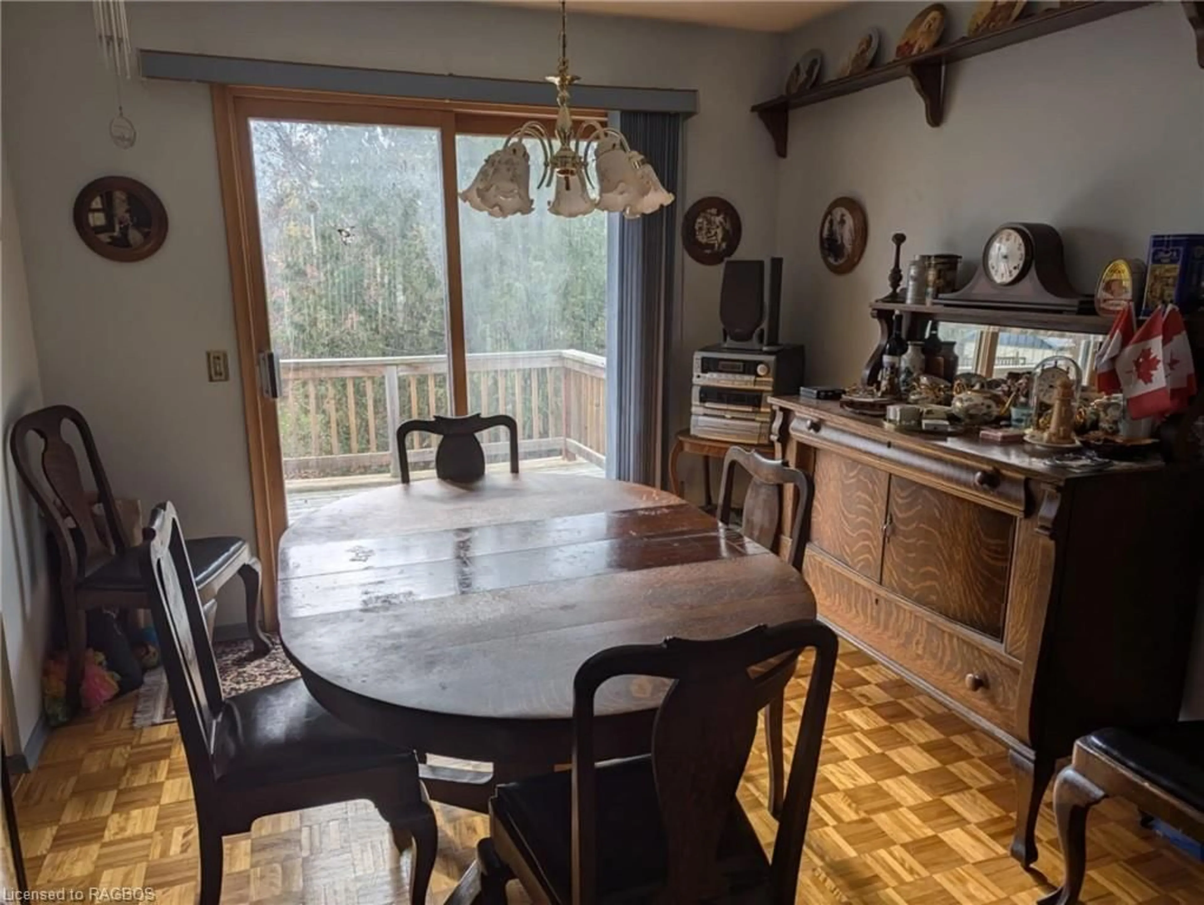 Dining room, wood floors, cottage for 412 Nelson St, Kincardine Ontario N2Z 1X6