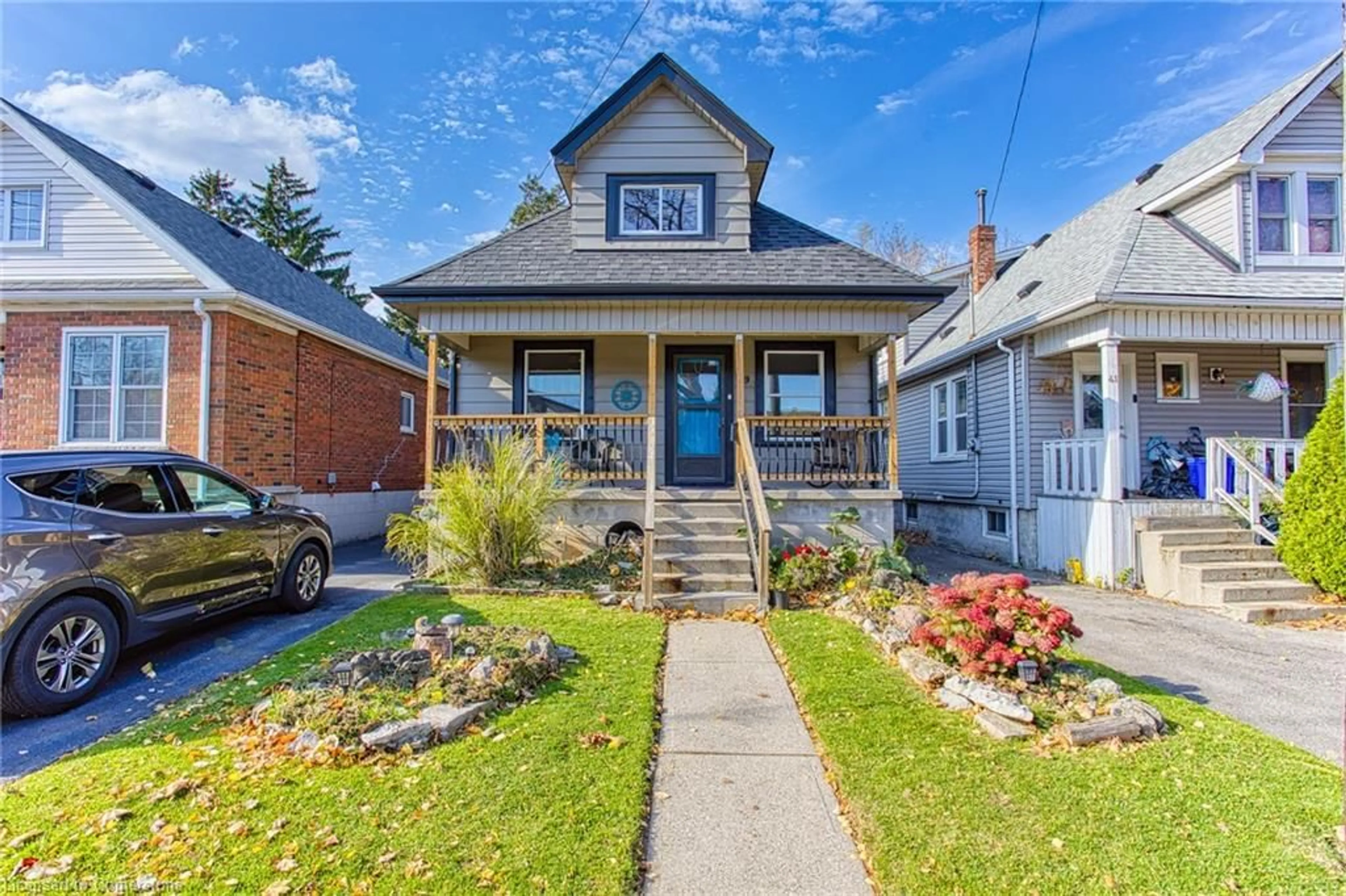 Frontside or backside of a home, cottage for 39 Tuxedo Ave, Hamilton Ontario L8H 4P4