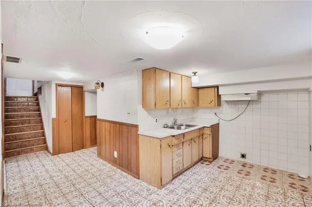 Additional property image - 77 Greenford Dr