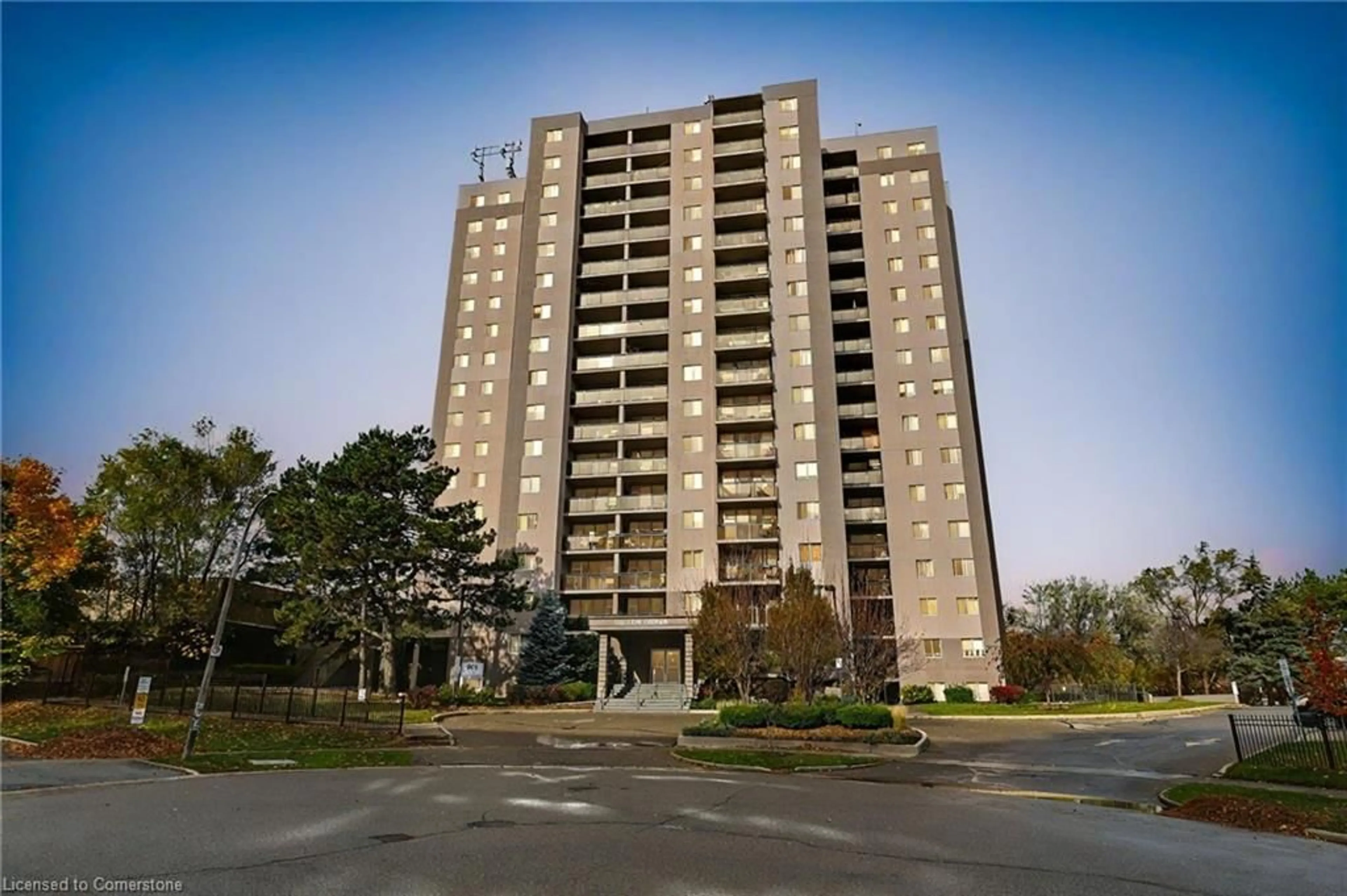 A pic from exterior of the house or condo, the front or back of building for 975 Warwick Crt #1107, Burlington Ontario L7T 3Z7