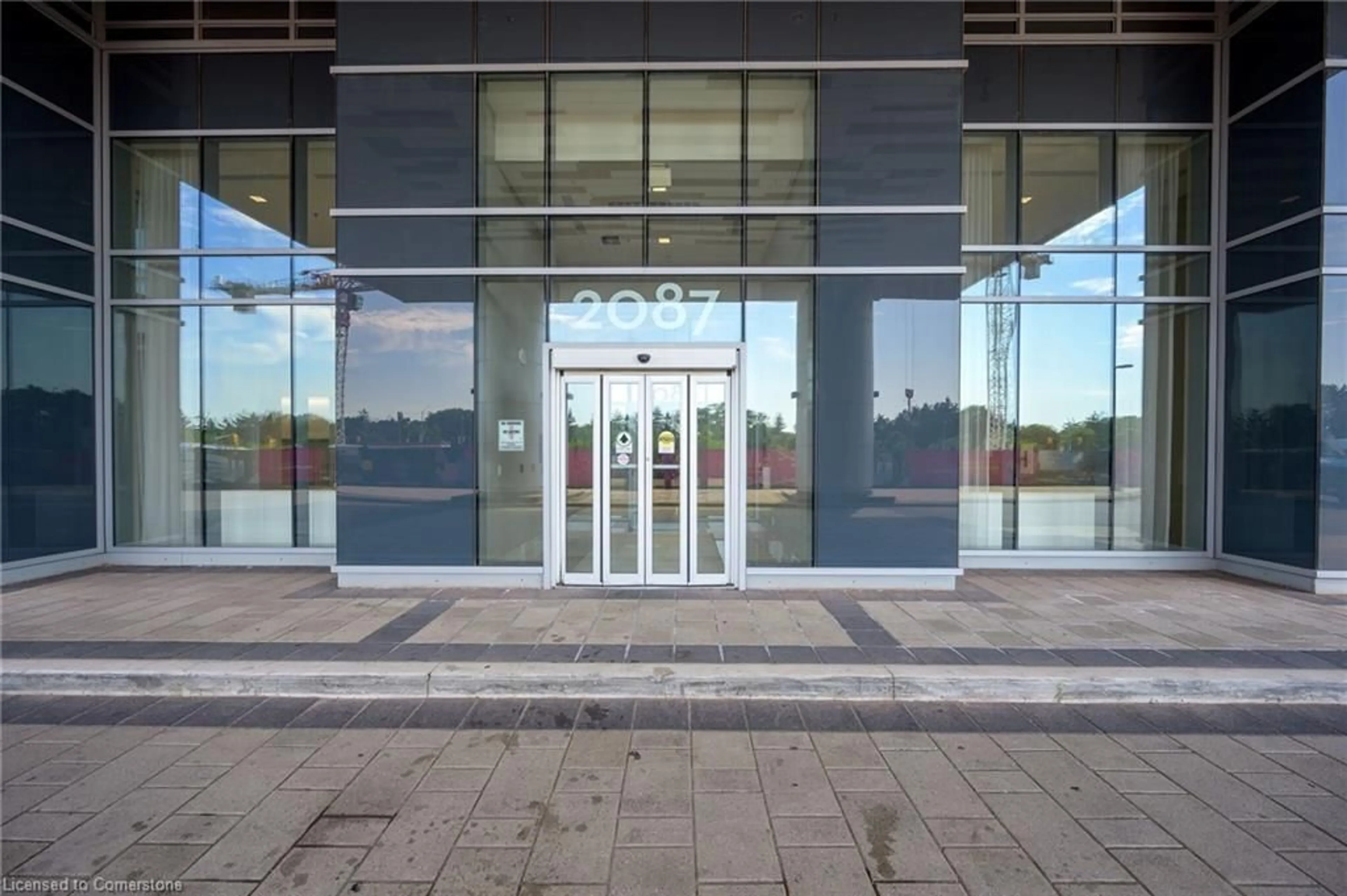 Indoor foyer, ceramic floors for 2087 Fairview St #1805, Burlington Ontario L7R 0E5