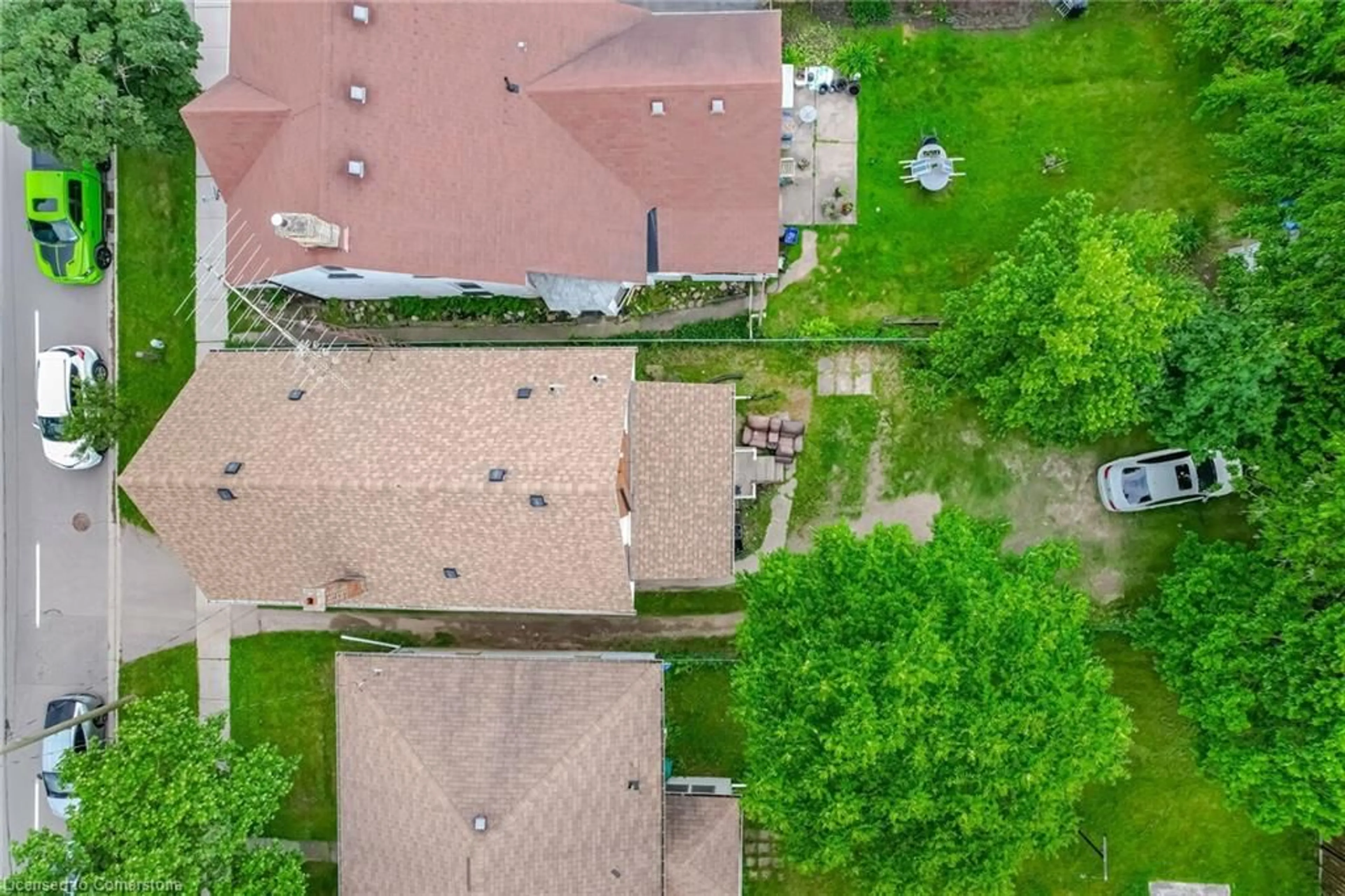 Frontside or backside of a home, the street view for 117 William St, Brantford Ontario N3T 3K9