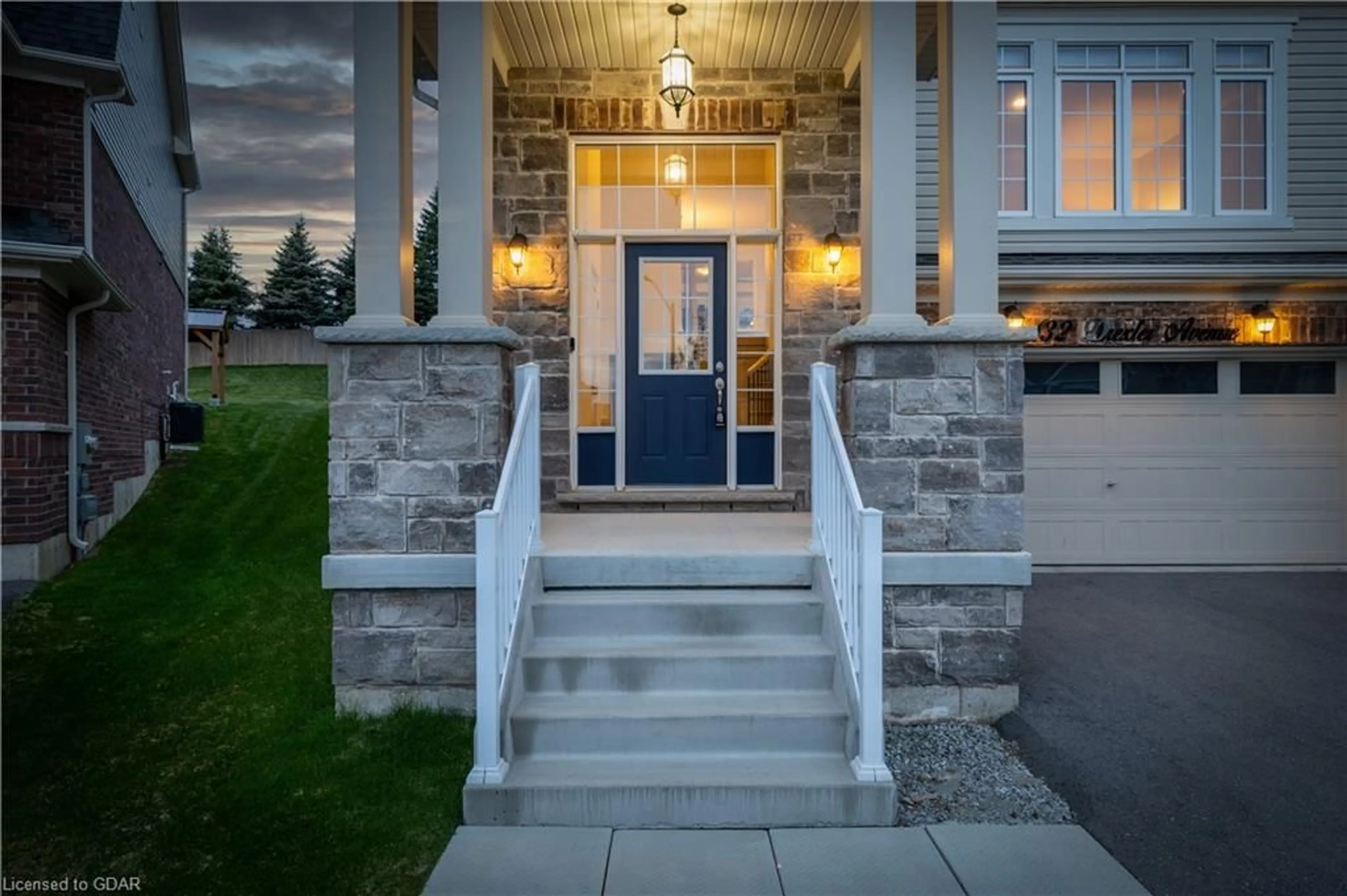 Indoor entryway, wood floors for 132 Drexler Avenue, Rockwood Ontario N0B 2K0