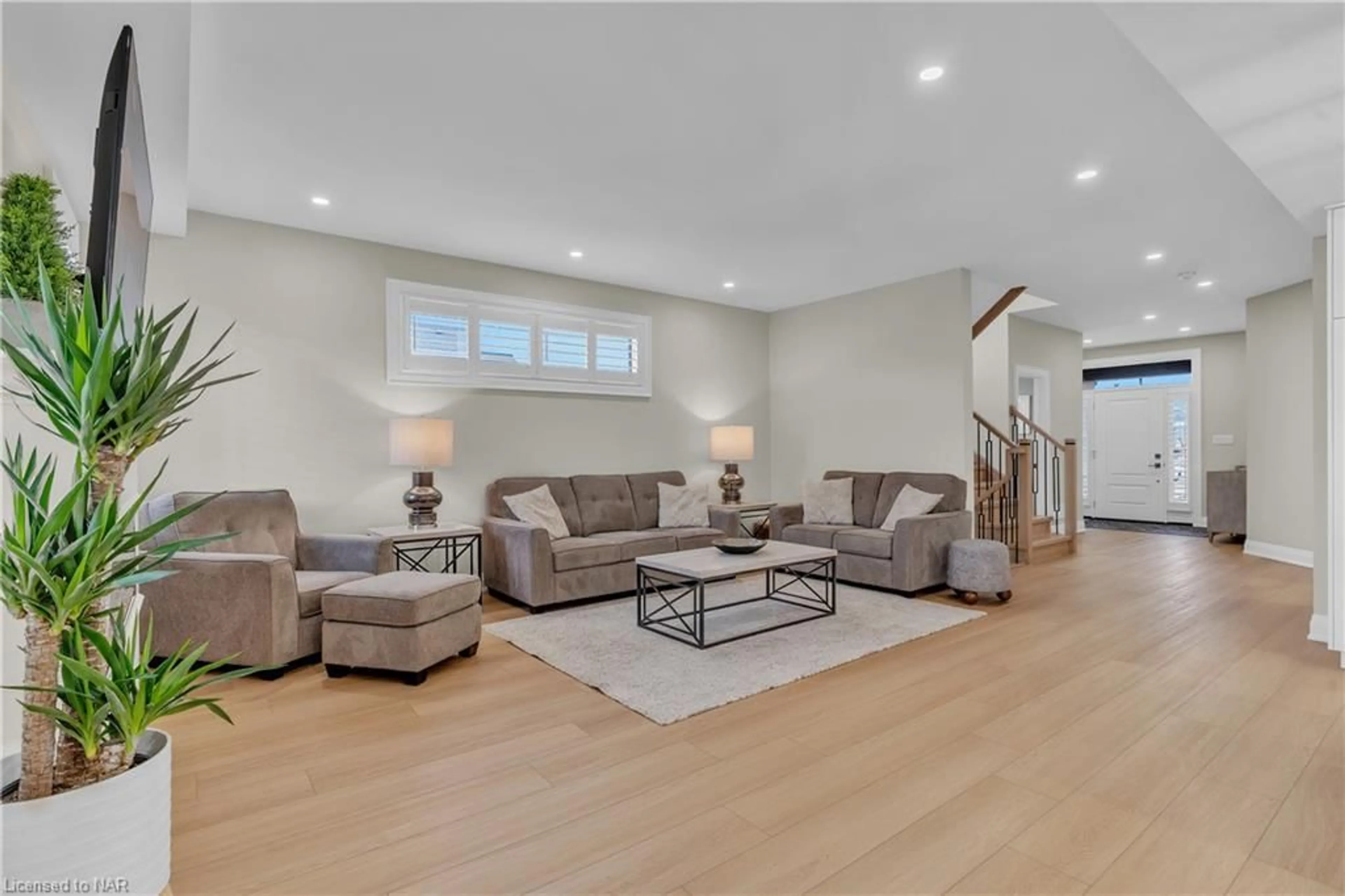 Living room, wood floors for 22 Swan Ave, Fonthill Ontario L0S 1E6