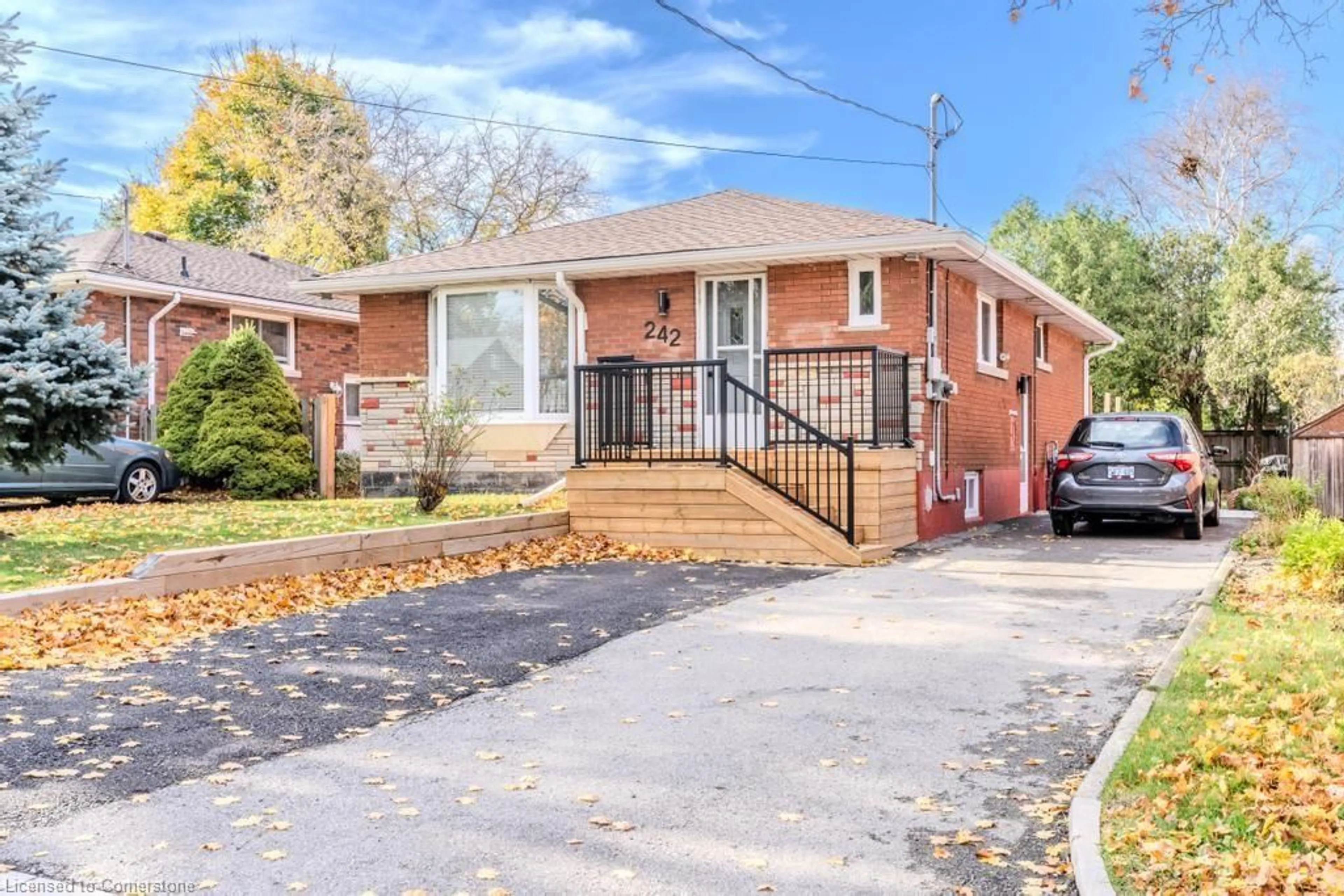 Home with brick exterior material for 242 West 18th St, Hamilton Ontario L9C 4G9