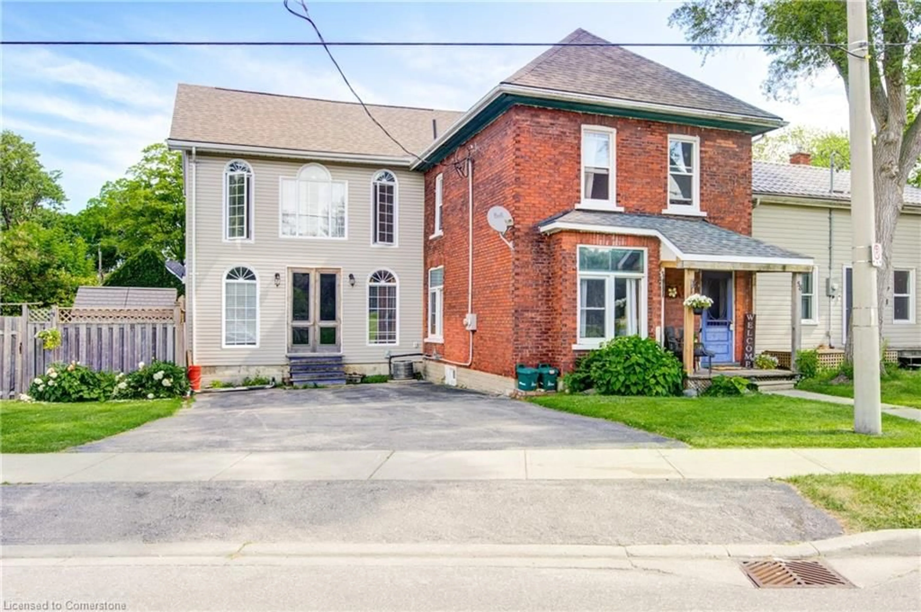 A pic from exterior of the house or condo, the street view for 58 Shakespeare St, Stratford Ontario N5A 3W3