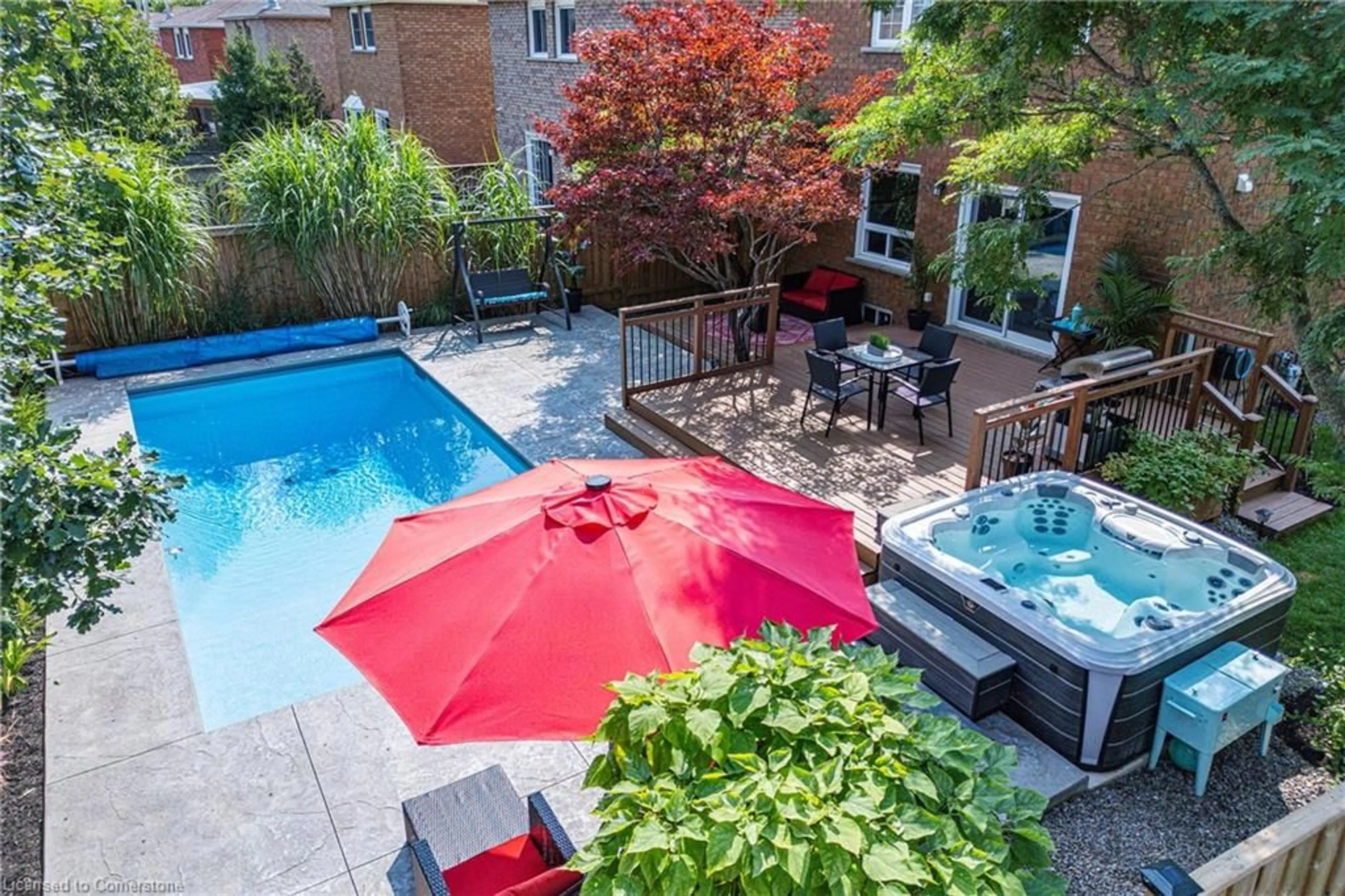 Indoor or outdoor pool for 2984 Gulfstream Way, Mississauga Ontario L5N 6J9