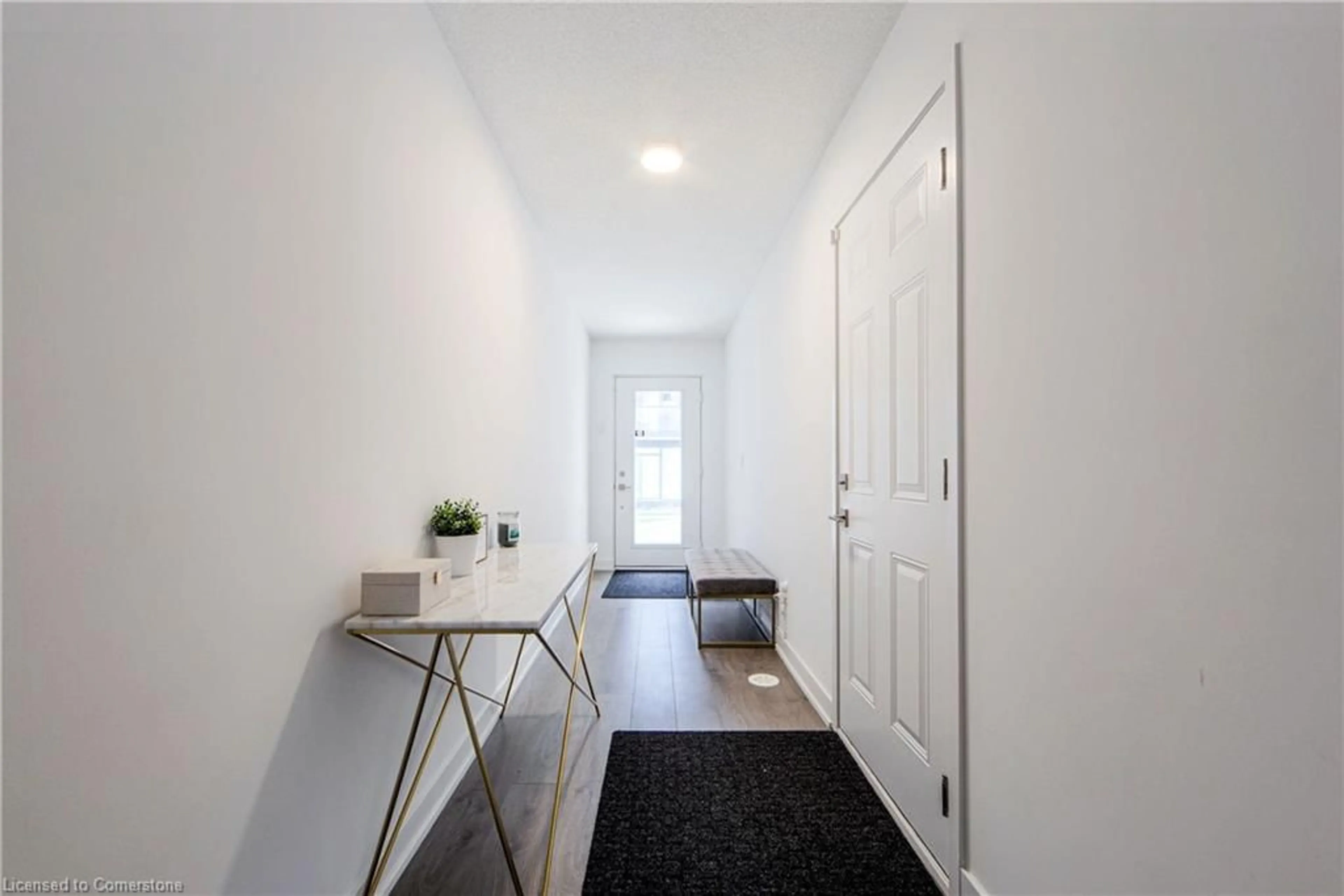 Indoor entryway, wood floors for 1121 Cooke Blvd #91, Burlington Ontario L7T 0C4