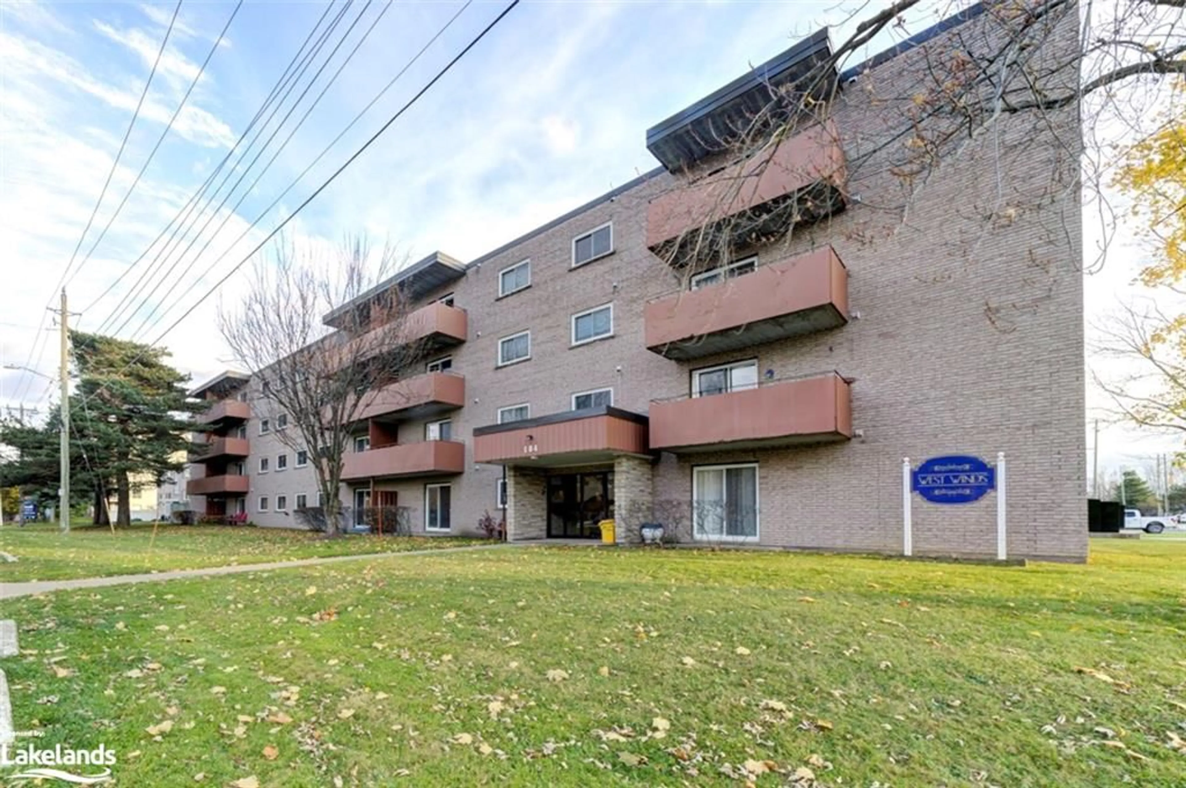 A pic from exterior of the house or condo, the front or back of building for 184 Eighth St #309, Collingwood Ontario L9Y 2C8