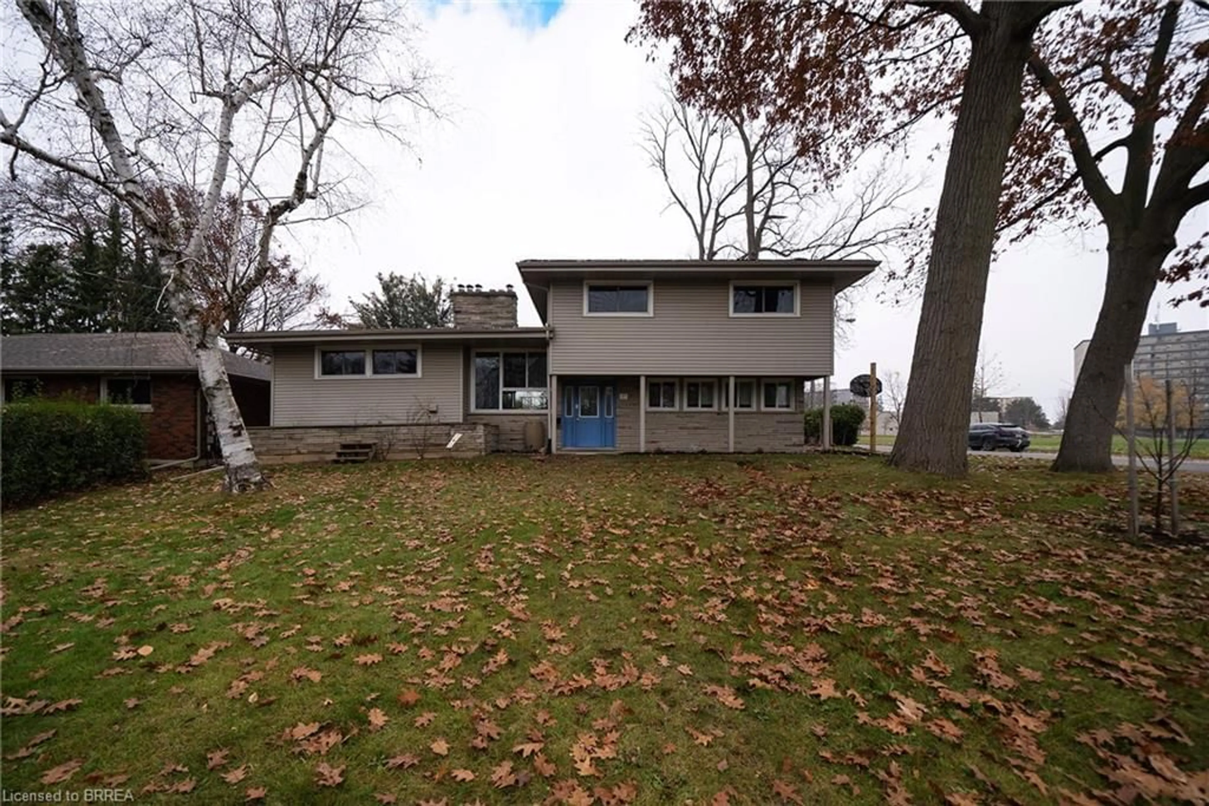 Frontside or backside of a home, the front or back of building for 37 Allwood St, Brantford Ontario N3R 2V2