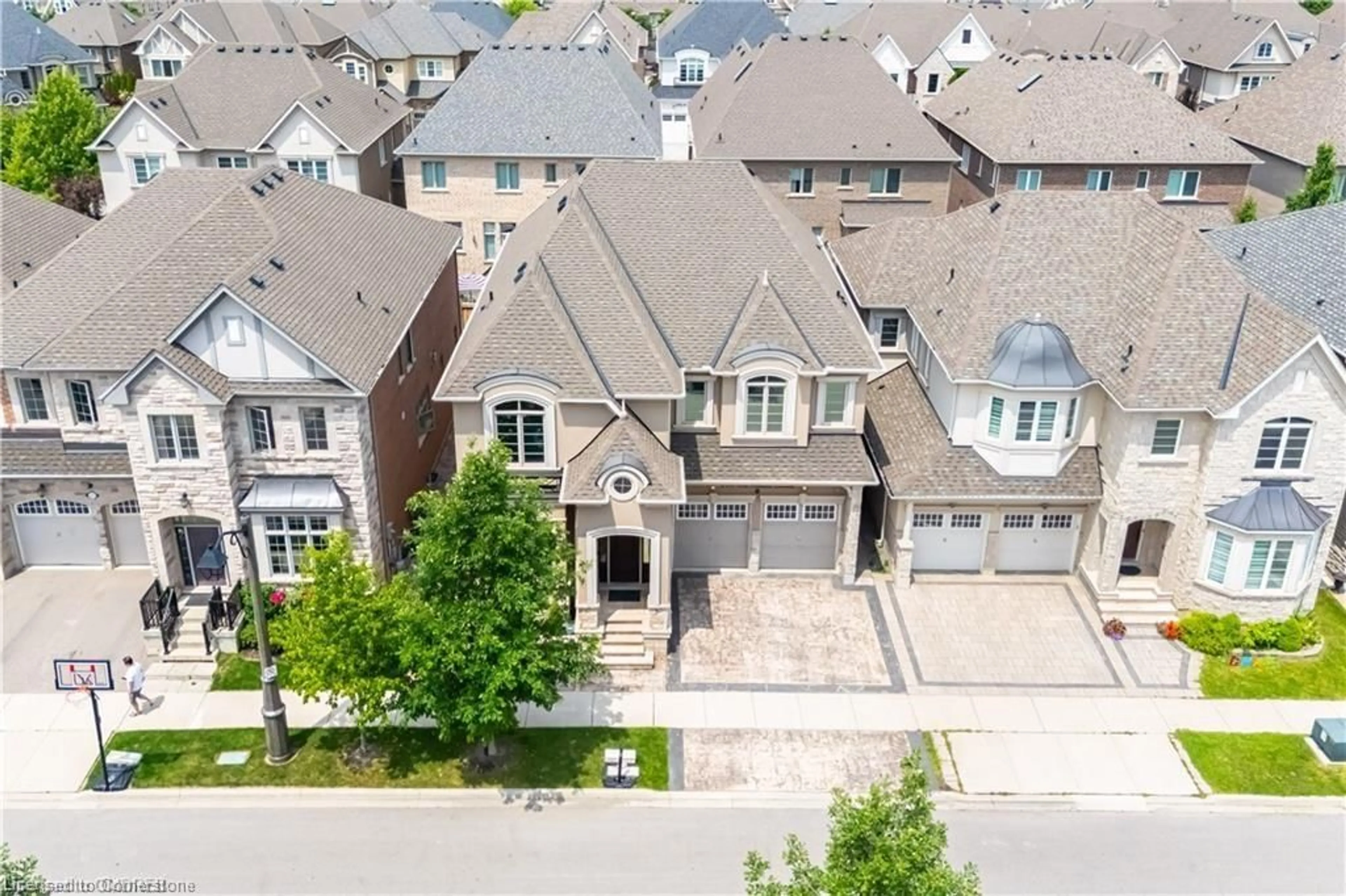 Frontside or backside of a home, the street view for 147 Mcwilliams Cres, Oakville Ontario L6W 0W5