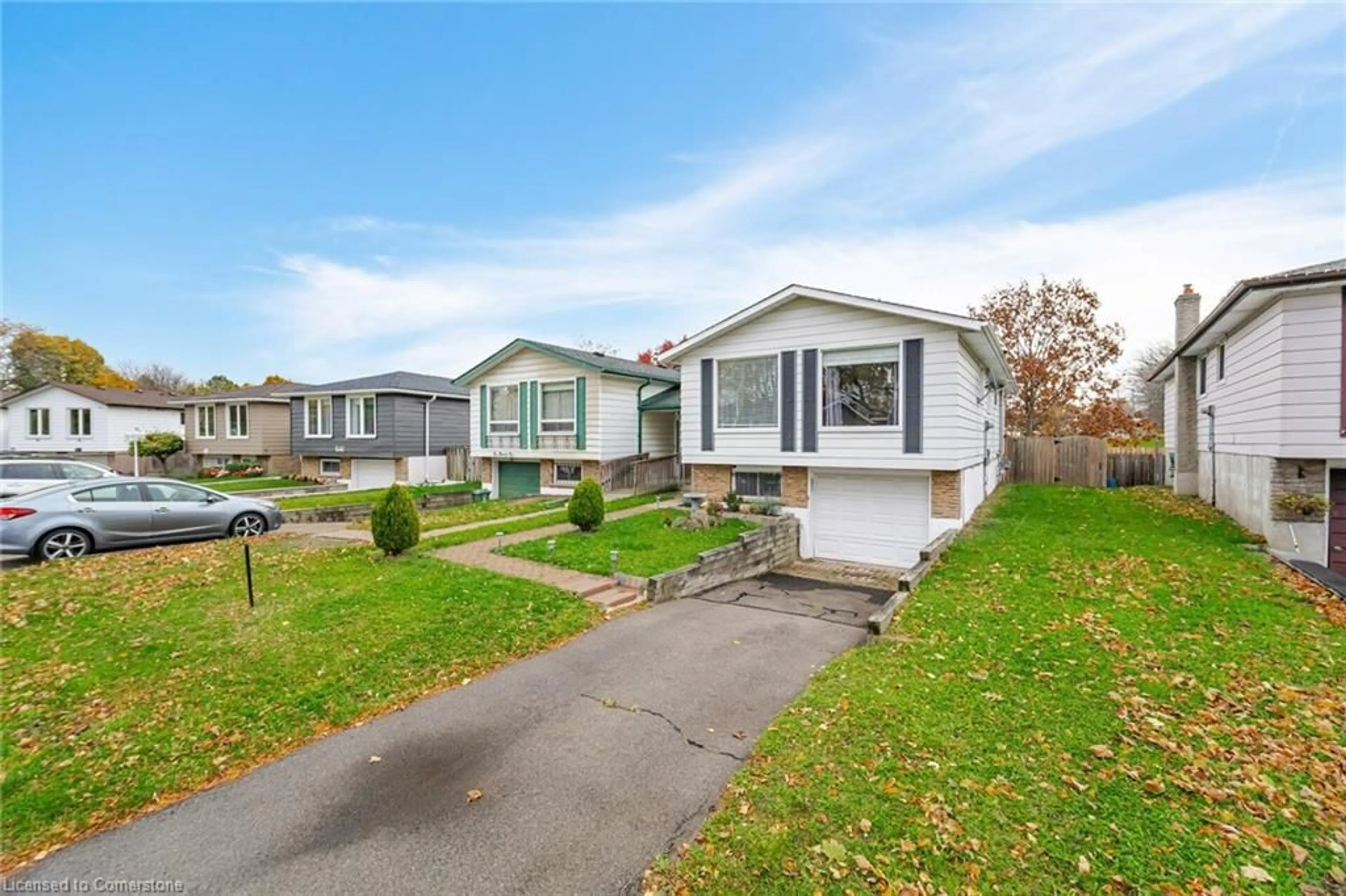 Frontside or backside of a home, cottage for 193 Wendover Dr, Hamilton Ontario L9C 5X6