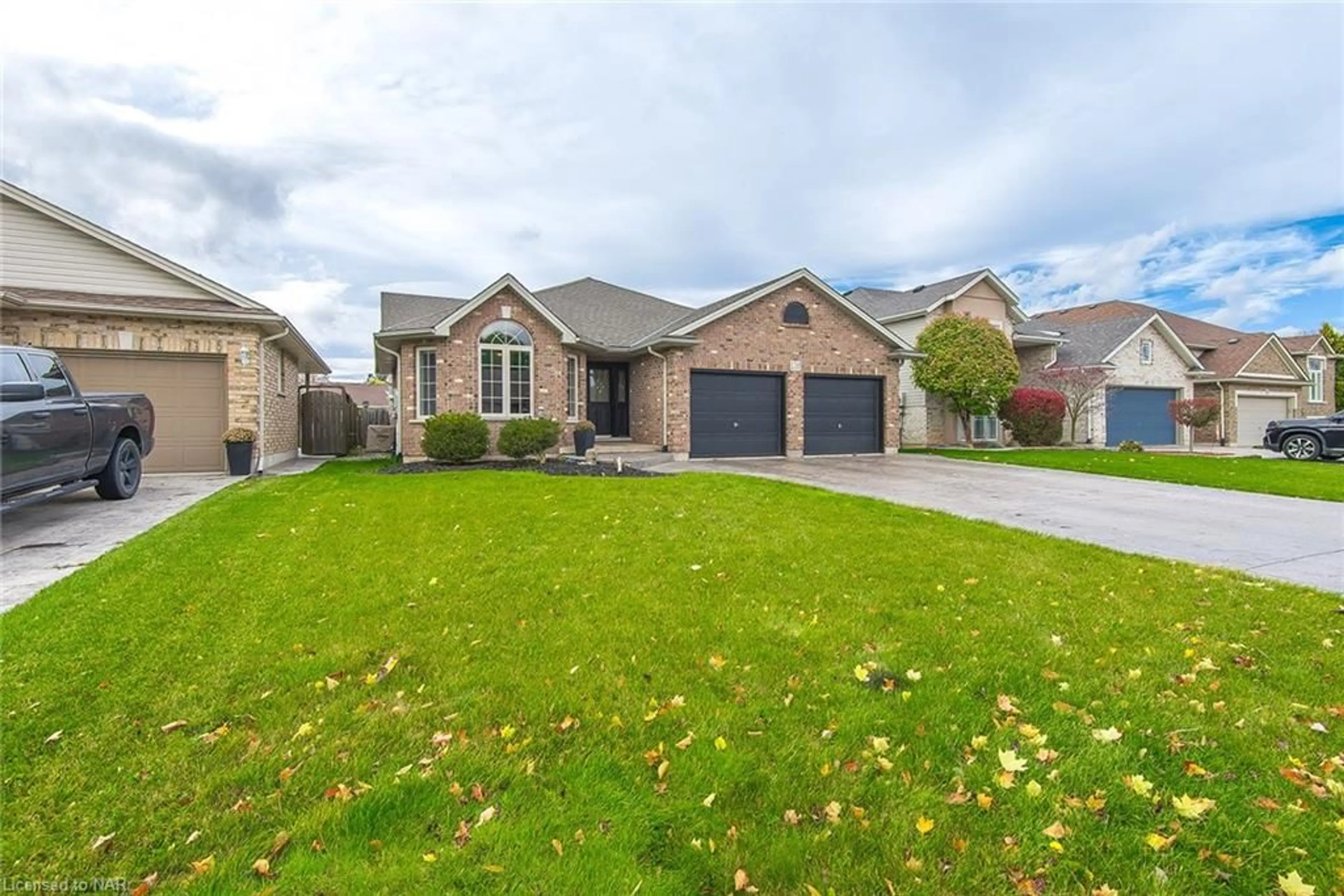 Frontside or backside of a home, the street view for 139 Abbey Rd, Welland Ontario L3C 7L1