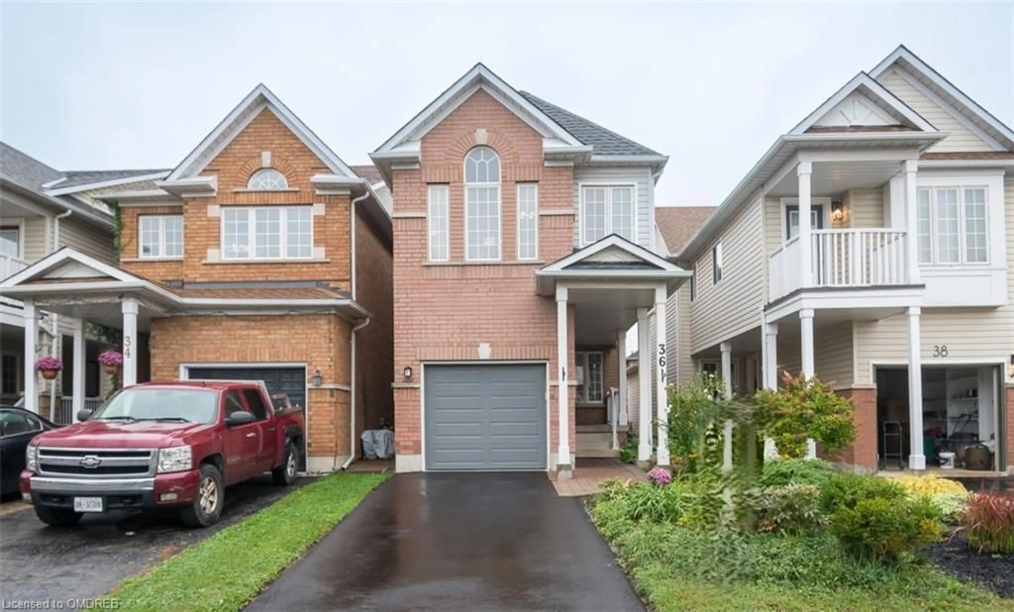 Frontside or backside of a home, the street view for 36 Dills Cres, Milton Ontario L9T 5P9