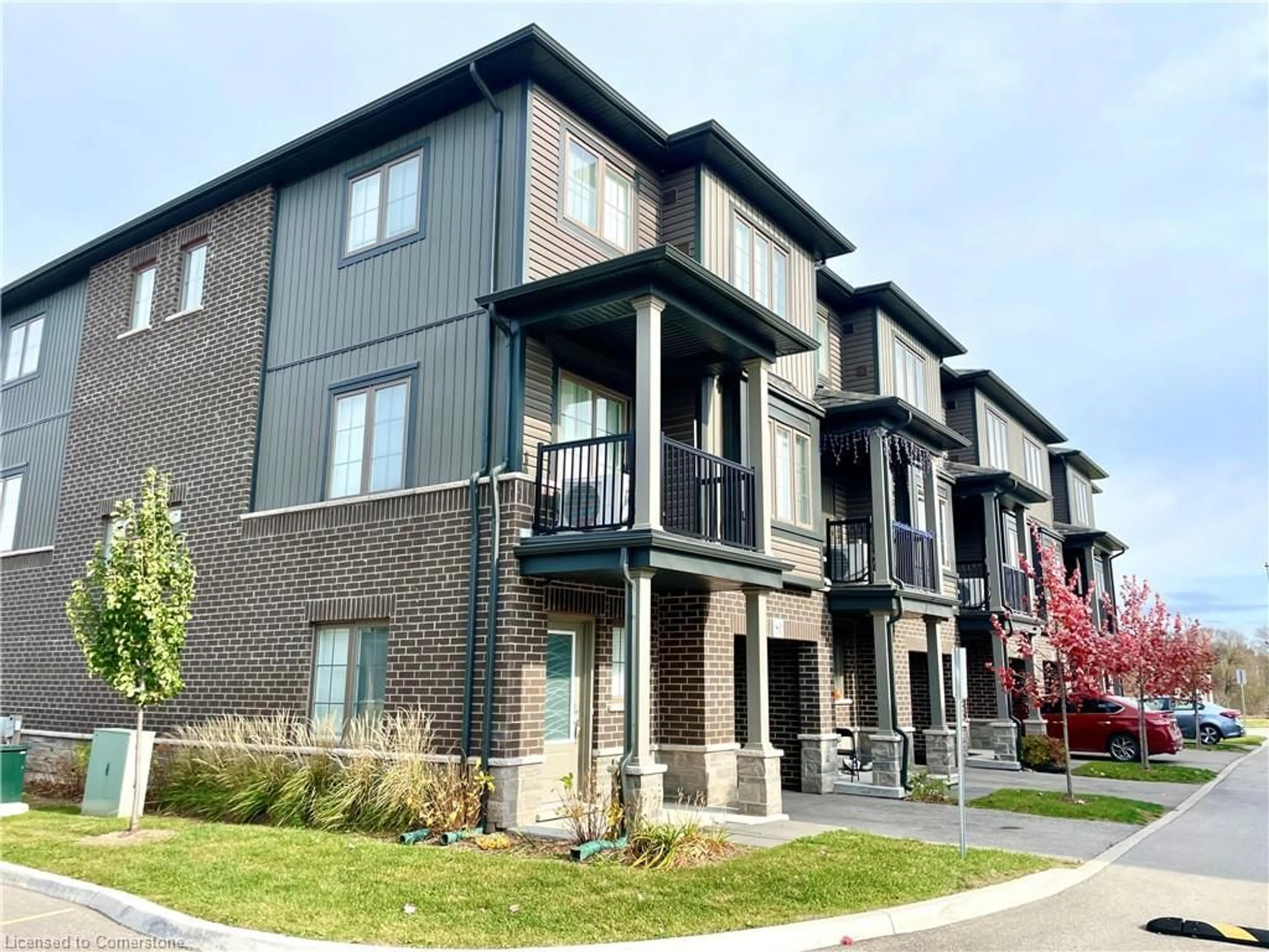 A pic from exterior of the house or condo, the front or back of building for 124 Compass Trail #80, Cambridge Ontario N3E 0E3