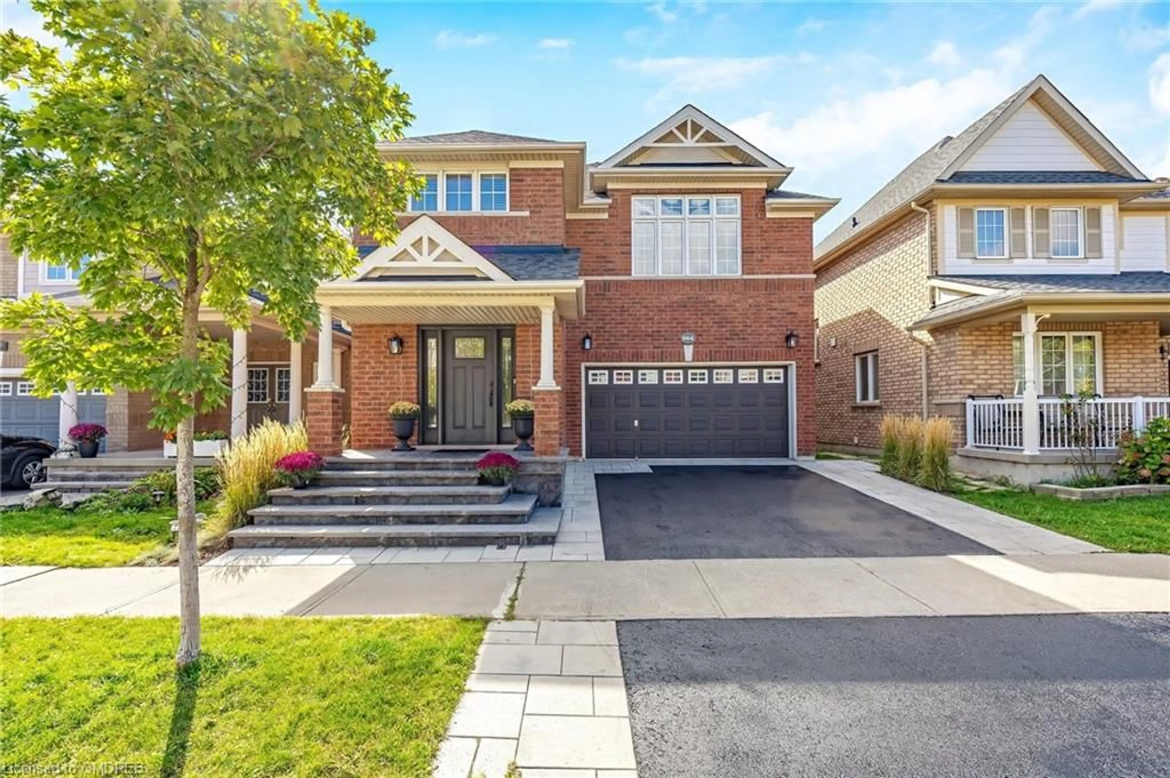 Home with brick exterior material for 664 Caldwell Cres, Milton Ontario L9T 0H6