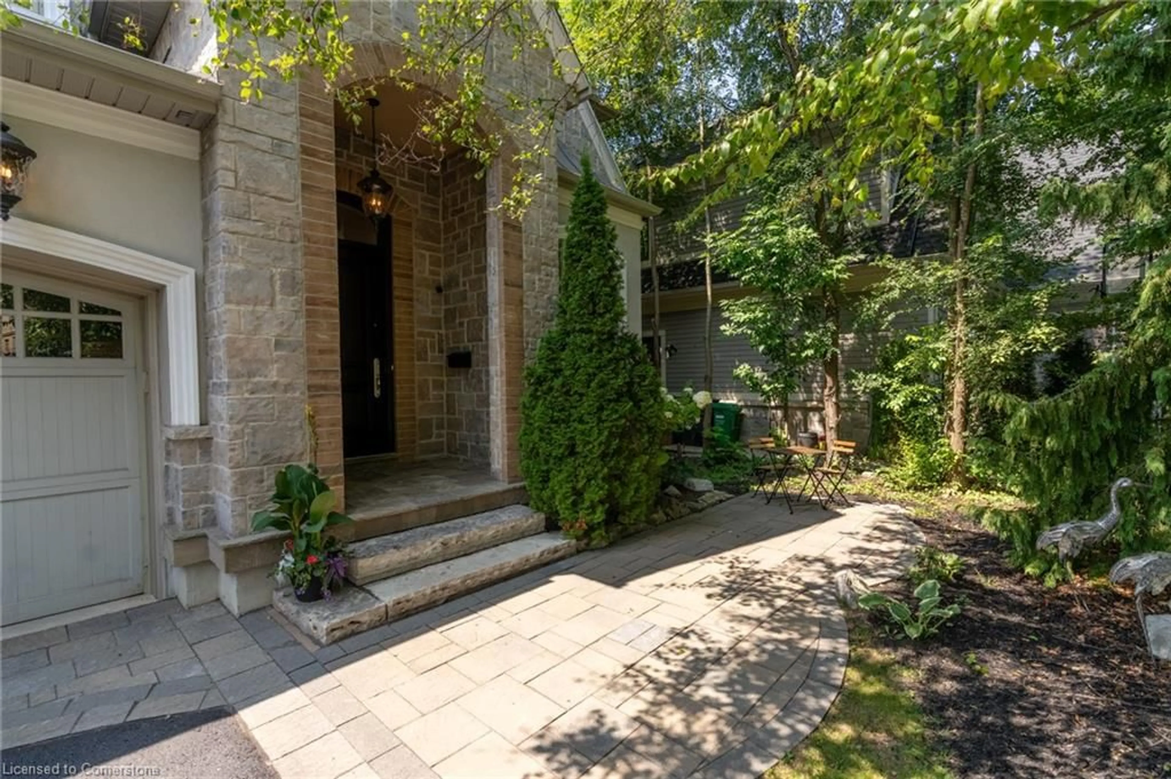 Patio, cottage for 1290 Lakebreeze Dr, Mississauga Ontario L5G 3W6