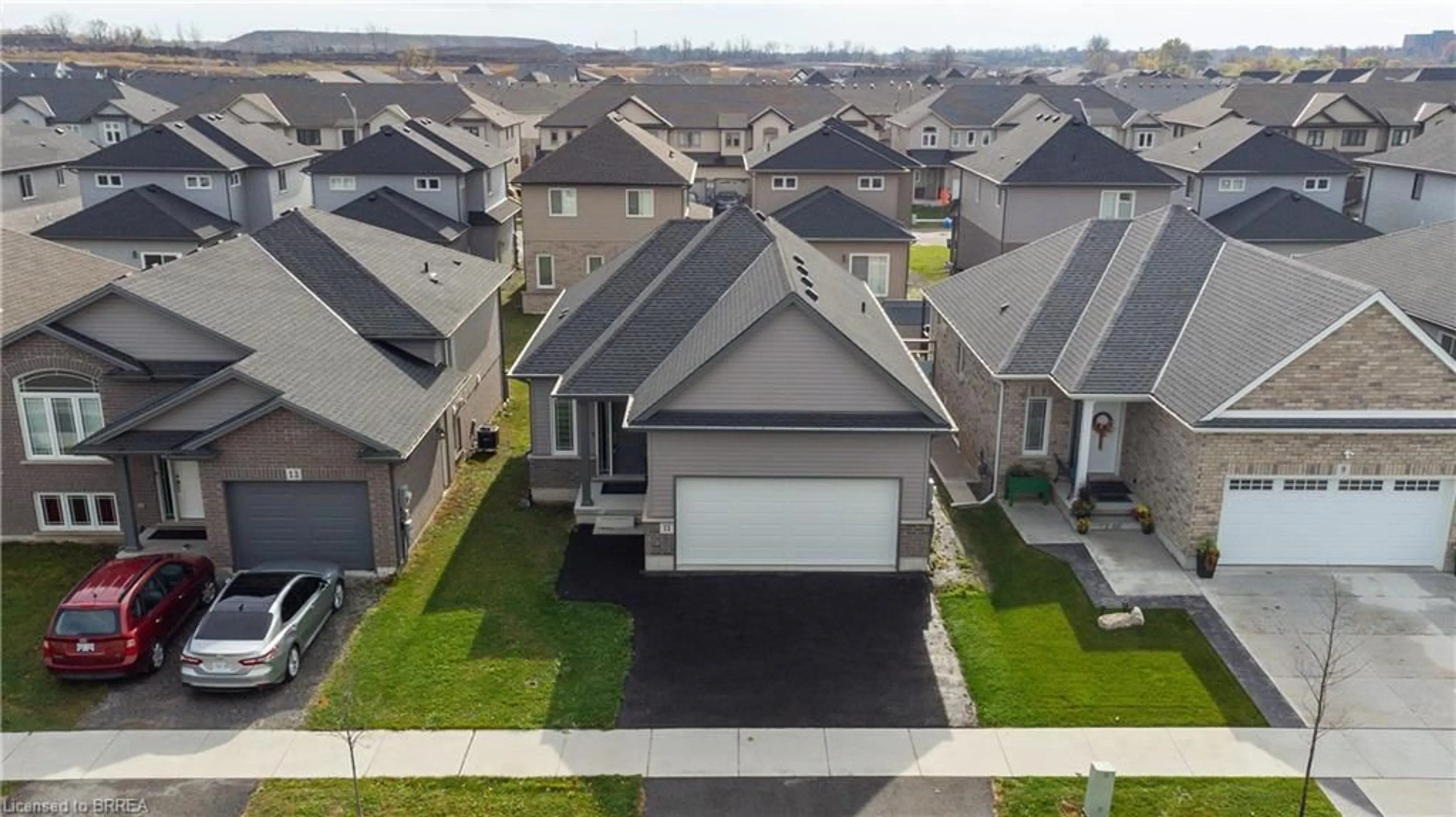 Frontside or backside of a home, the street view for 11 Tucker St, Thorold Ontario L2V 0G3