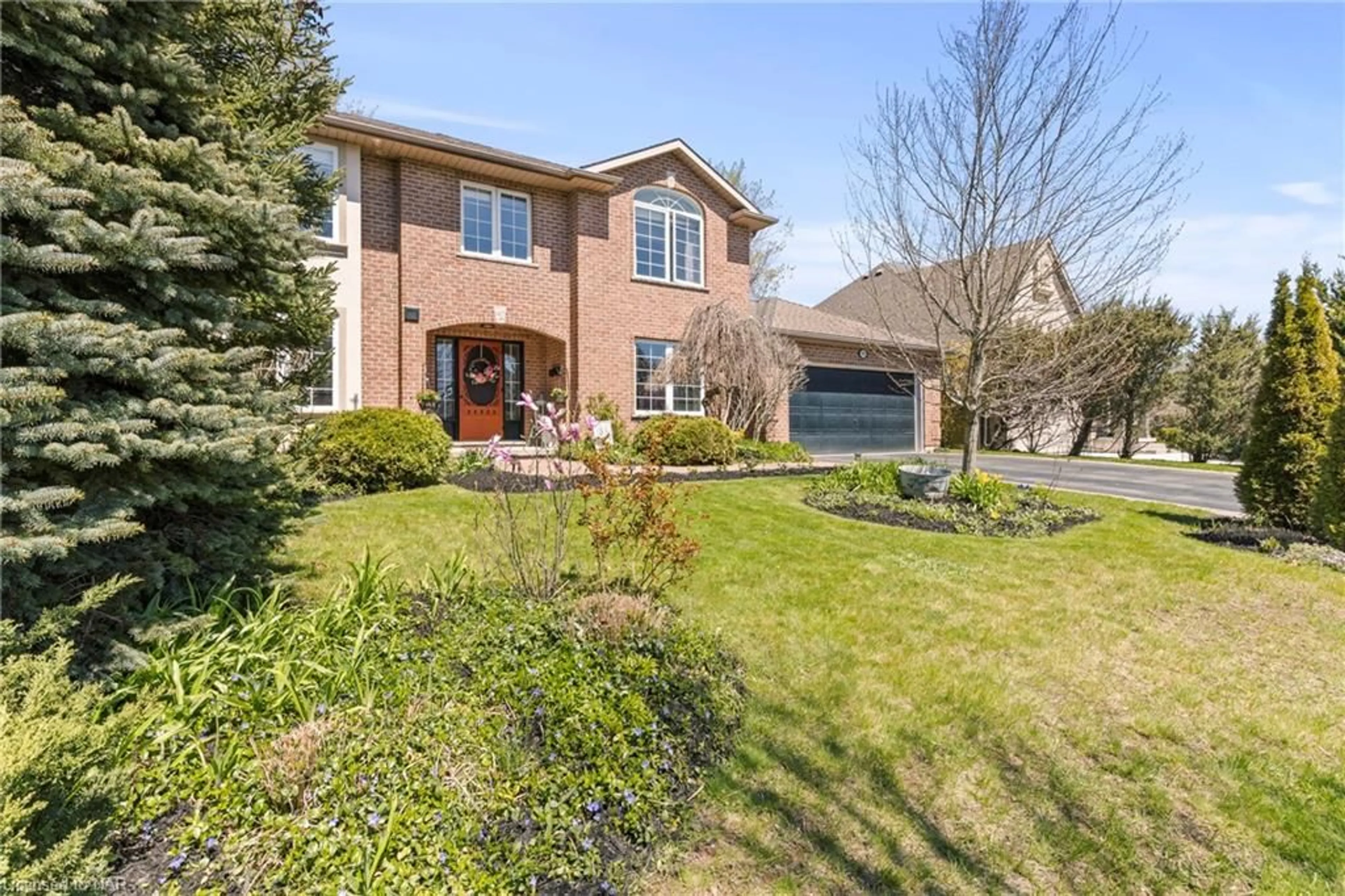 Frontside or backside of a home, the street view for 62 Rolling Meadows Blvd, Fonthill Ontario L0S 1E4