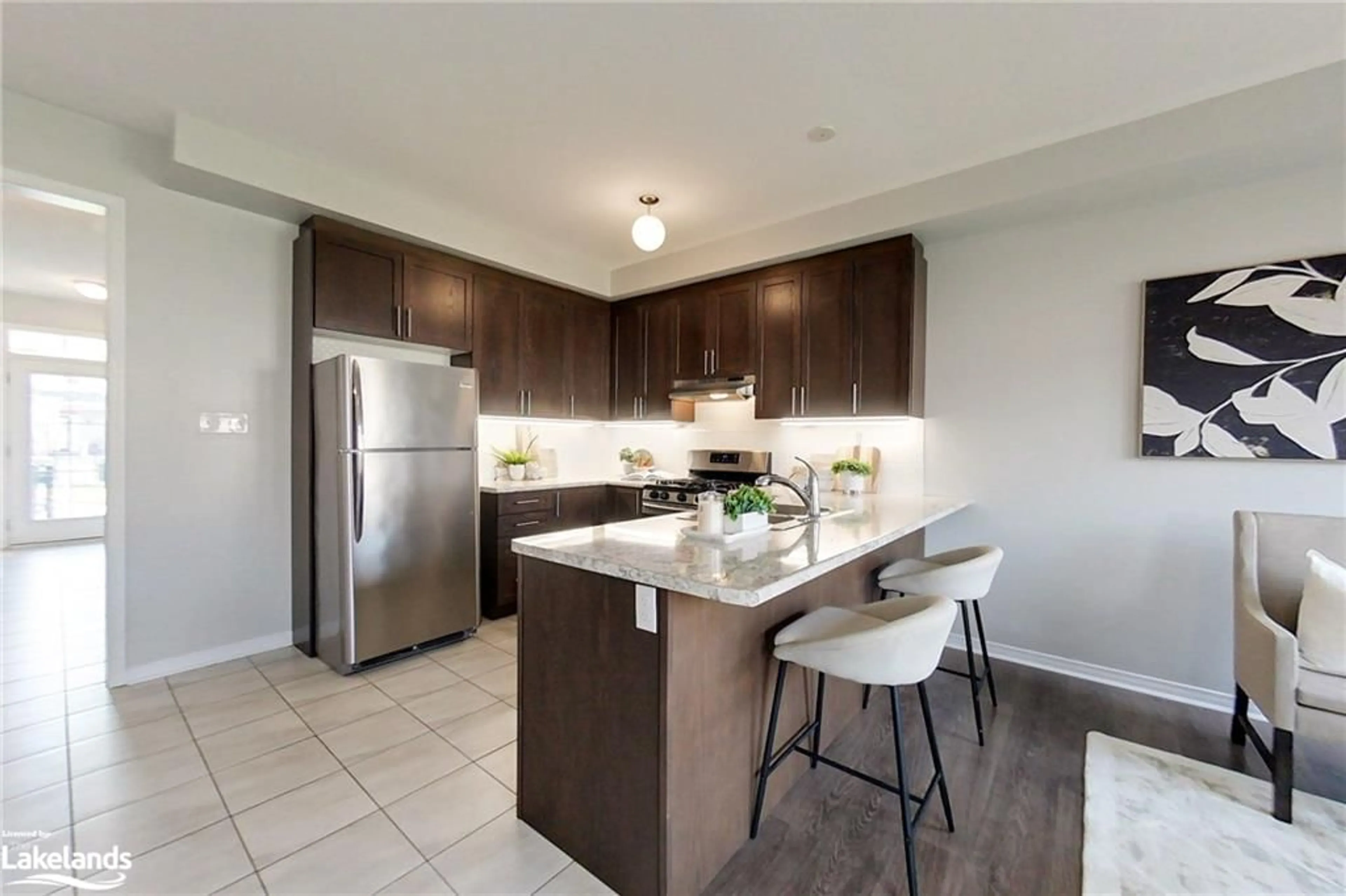 Open concept kitchen for 13 Barfoot St, Collingwood Ontario L9Y 3Y7