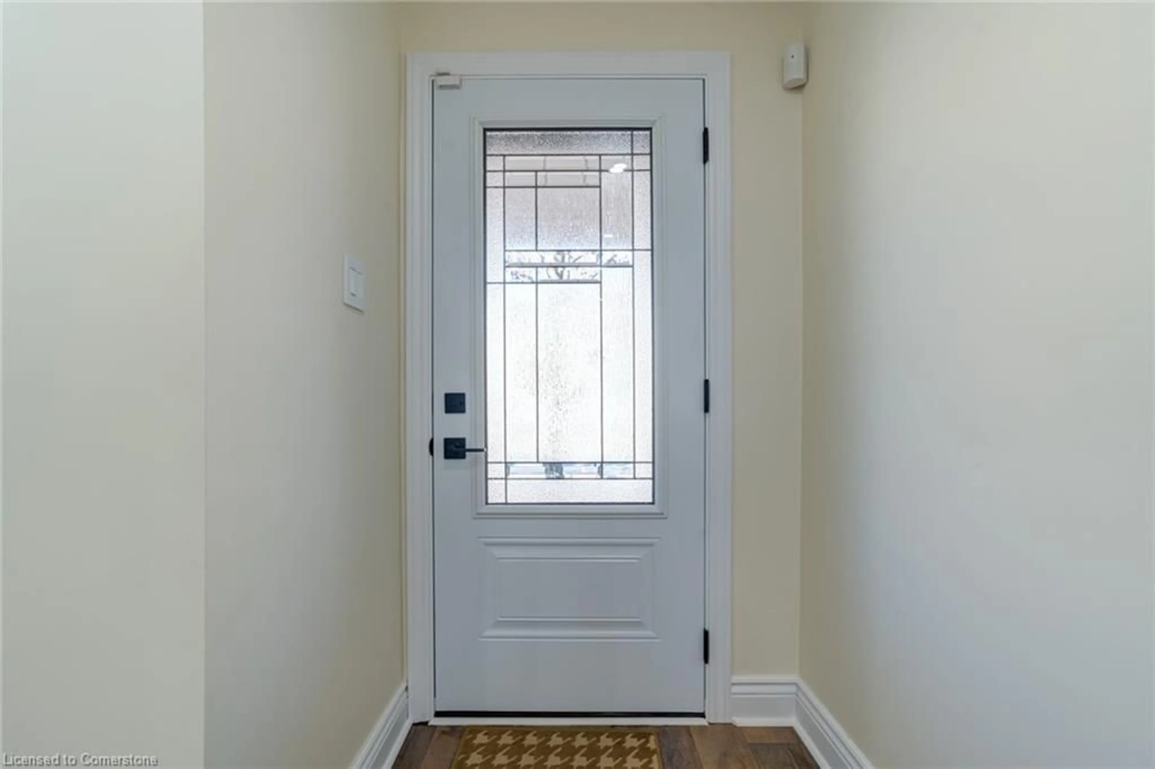 Indoor entryway, wood floors for 2880 Headon Forest Dr #19, Burlington Ontario L7M 4H2