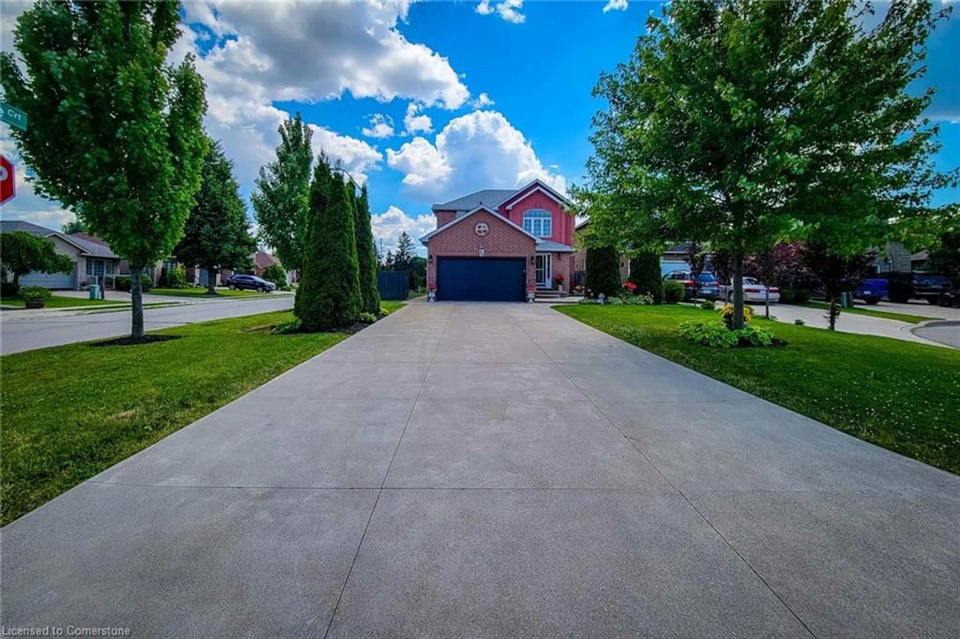 Frontside or backside of a home, the street view for 55 Alexsia Crt, Hamilton Ontario L9B 2T3