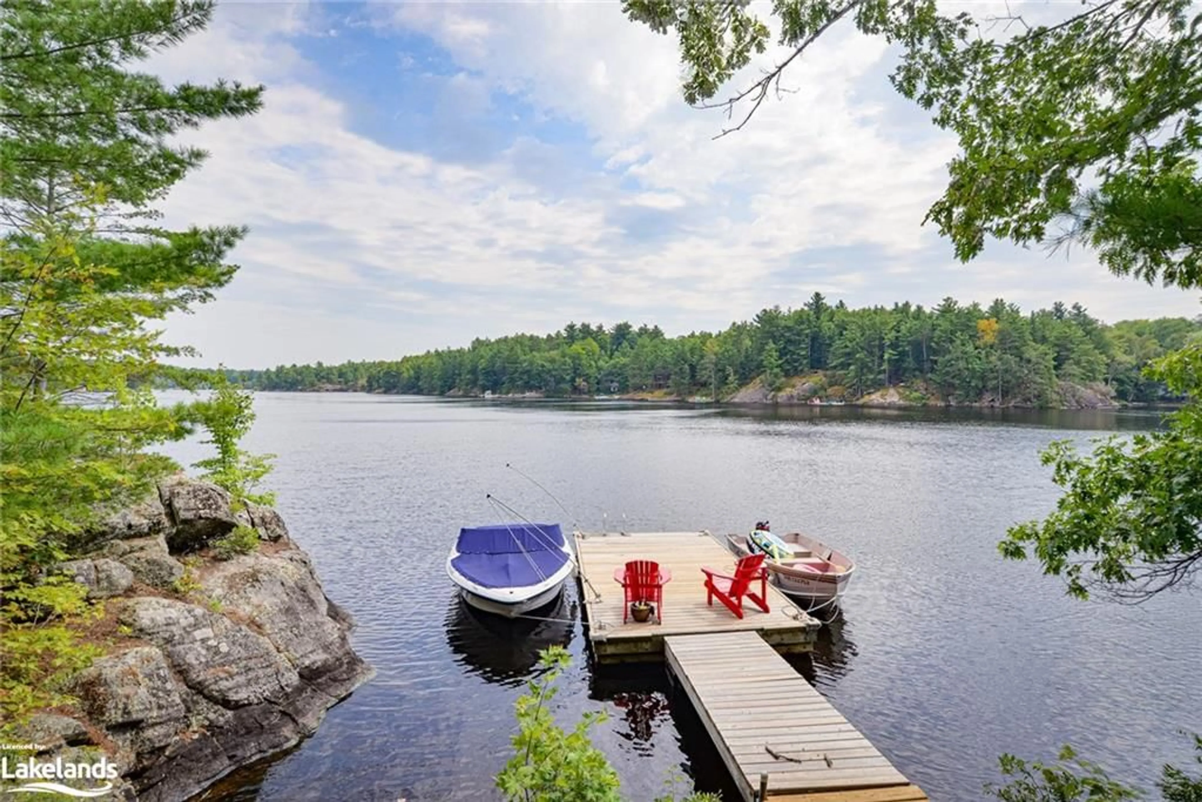 Patio, lake for 1079 FIRE Route 11, Gravenhurst Ontario P1P 1R3