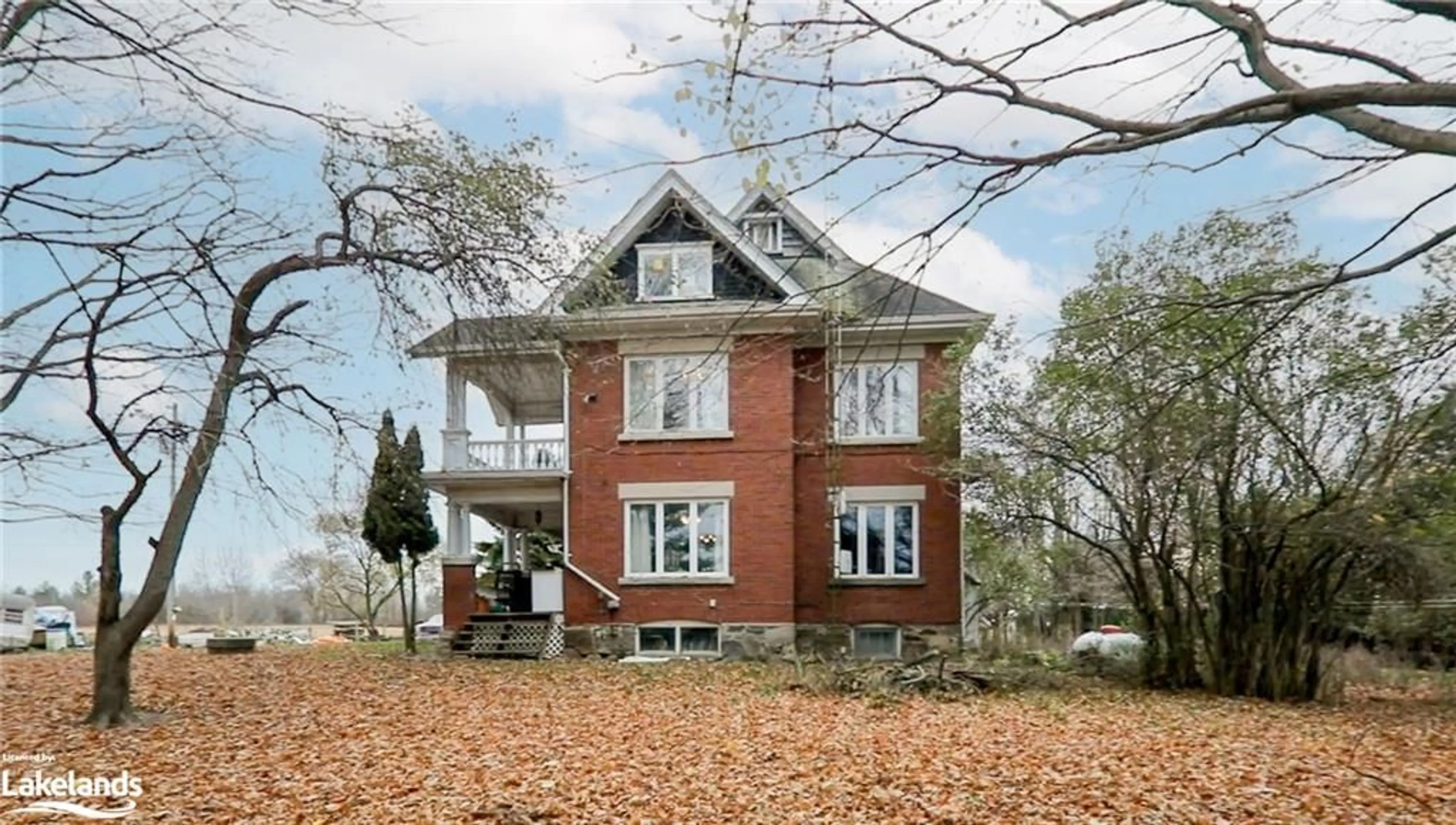 A pic from exterior of the house or condo, cottage for 3869 7th Line, Innisfil Ontario L9S 3M4