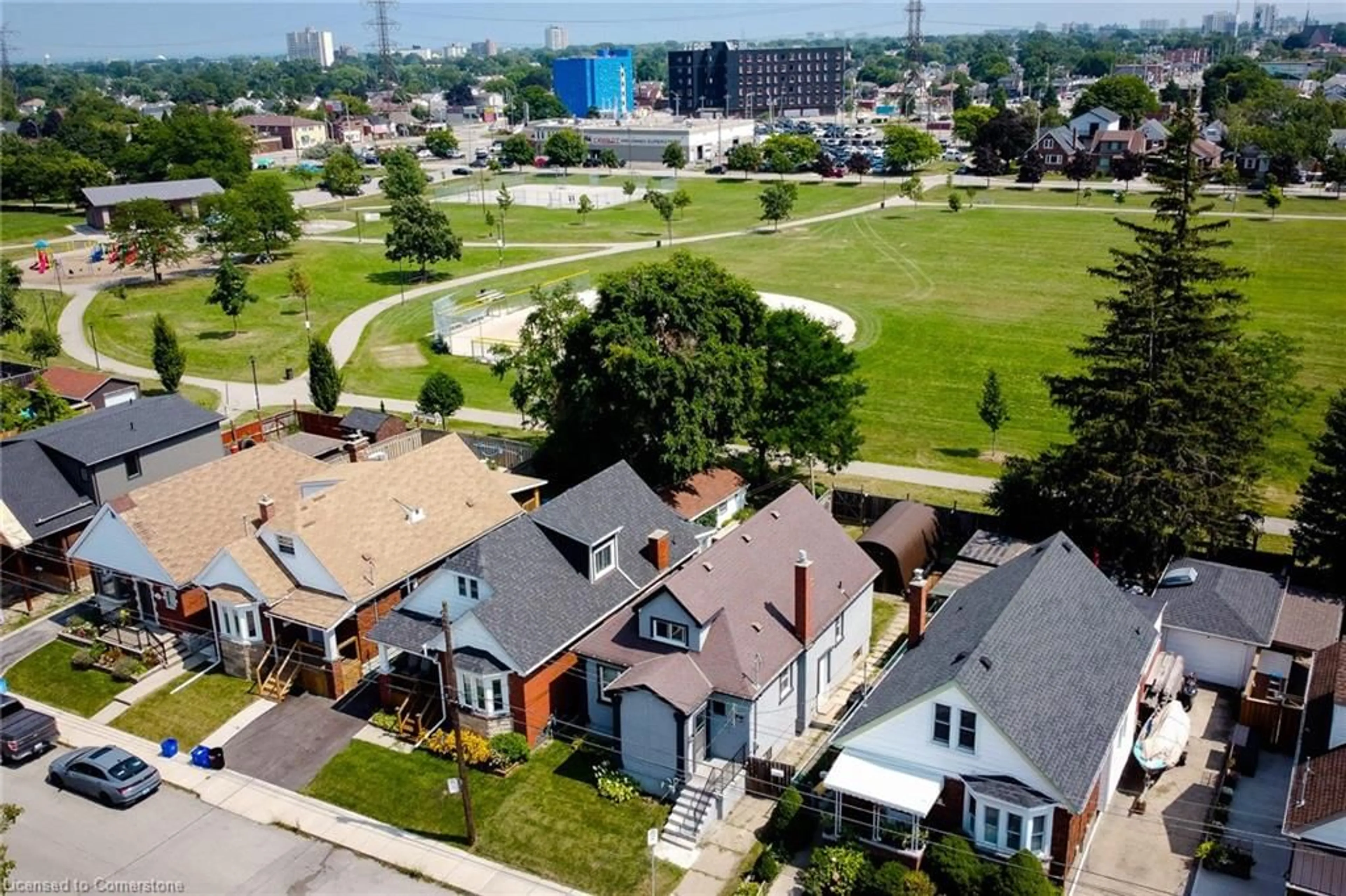 A pic from exterior of the house or condo, the view of city buildings for 39 Weir St, Hamilton Ontario L8K 3A3