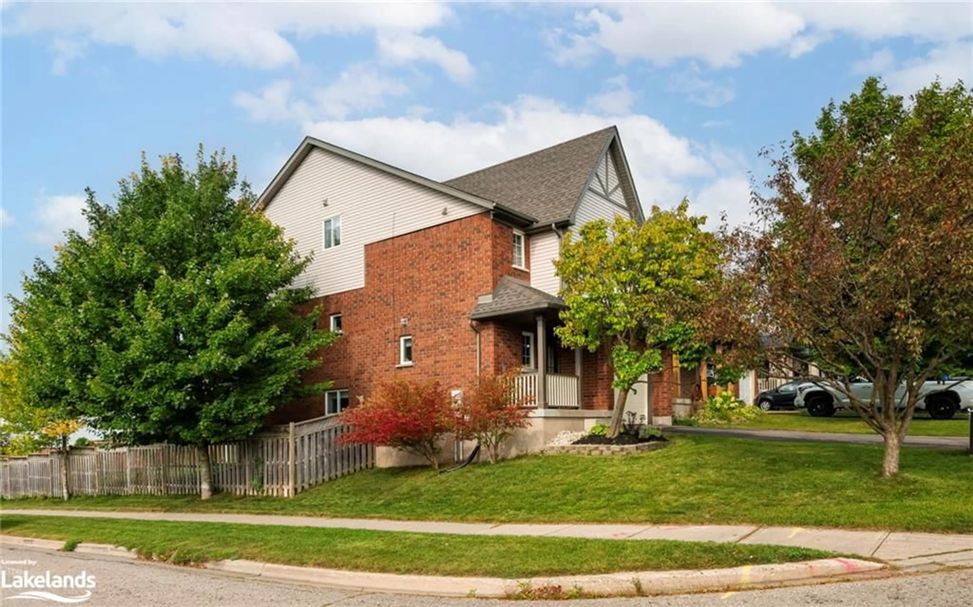 A pic from exterior of the house or condo, the front or back of building for 73 Biscayne Cres, Orangeville Ontario L9W 5E1