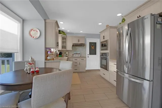 Additional property image - 11044 1st Line